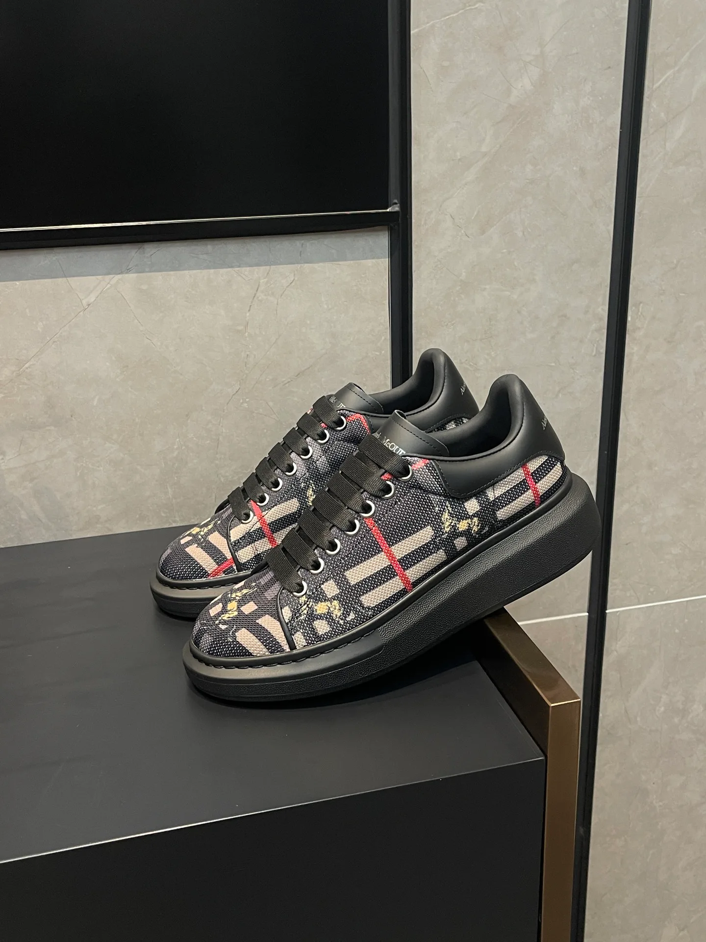 Women's Sneakers ALEXANDER MCQUEEN 18465070
