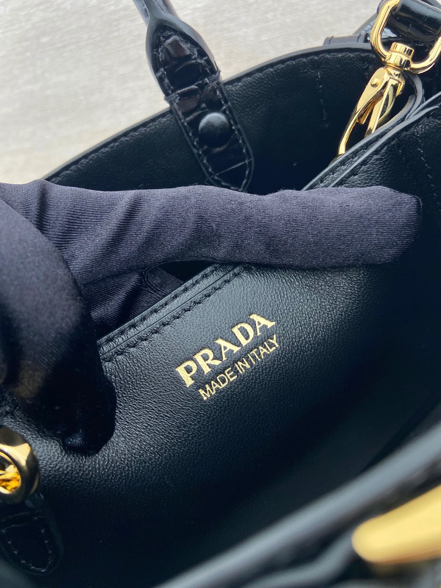 Классические Сумки Женские Prada 18640298