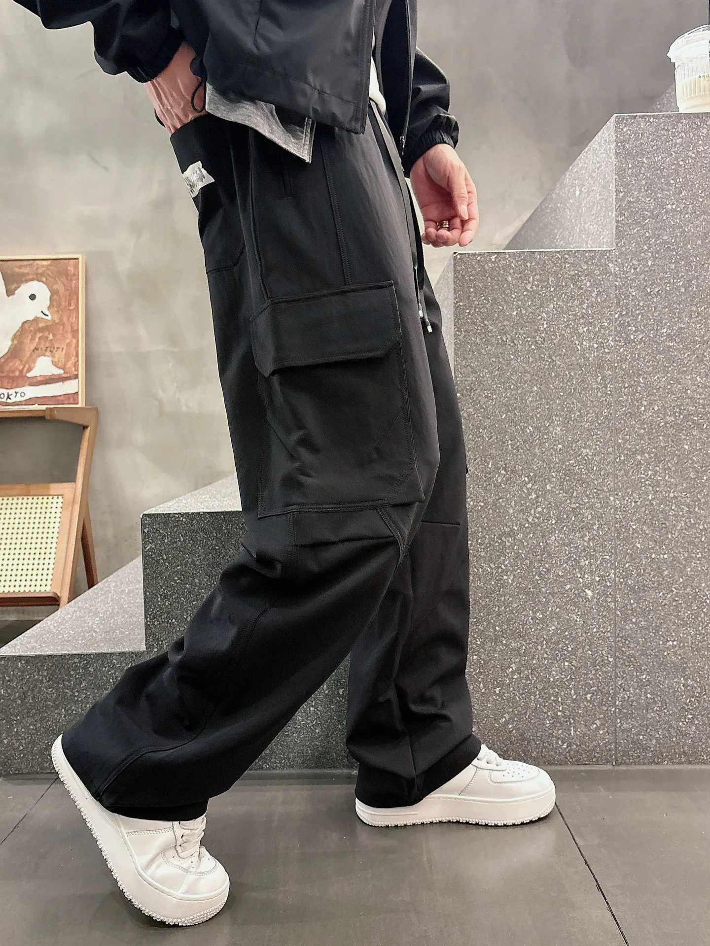 Men's Trousers BALENCIAGA 18340445
