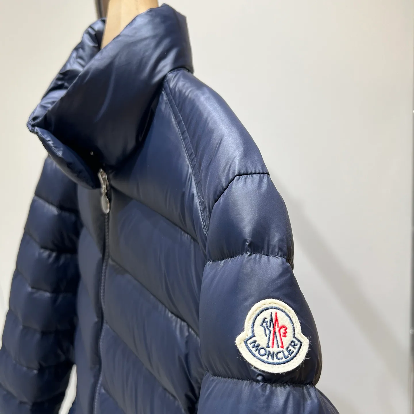 Women's Jackets And Down Jackets MONCLER 18284058
