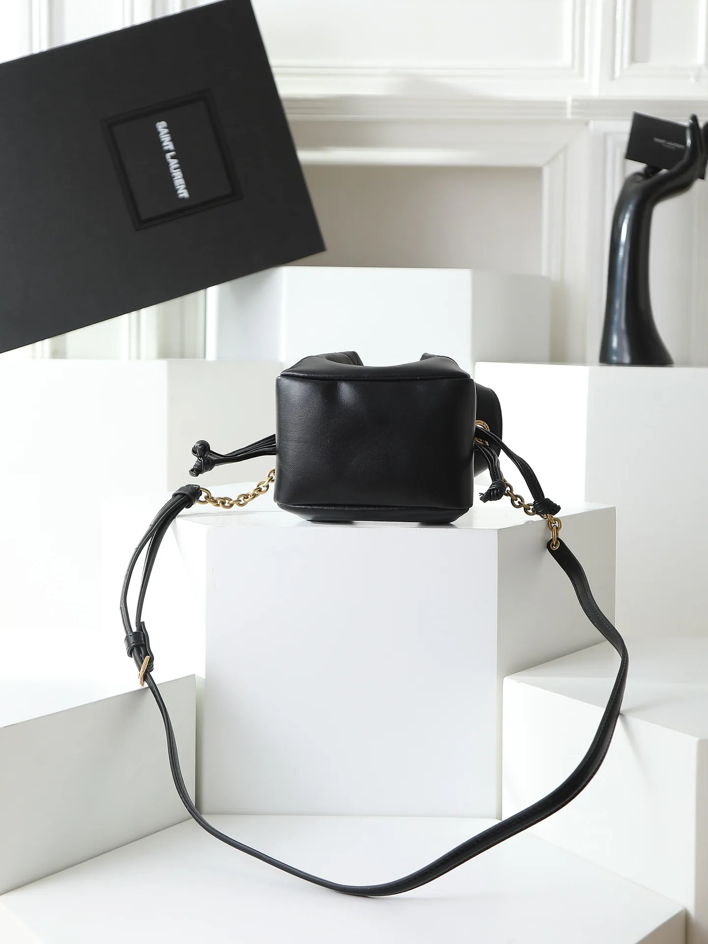 Women's Classic Handbags SAINT LAURENT 18005137