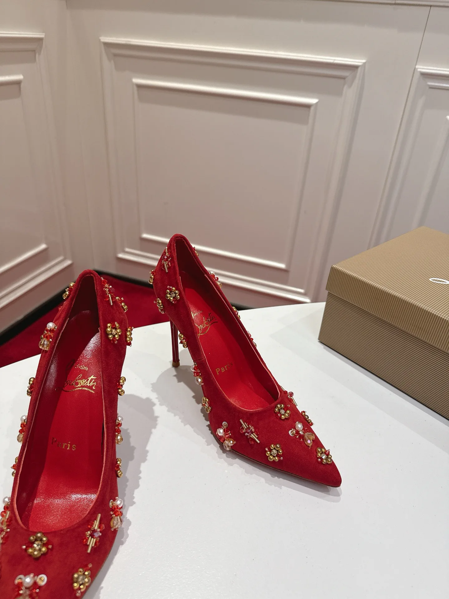 Women's Heels CHRISTIAN LOUBOUTIN 17057835