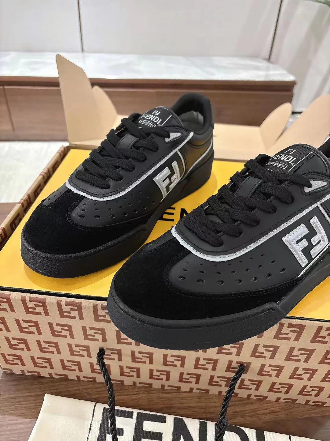 Women's Sneakers FENDI 18219518
