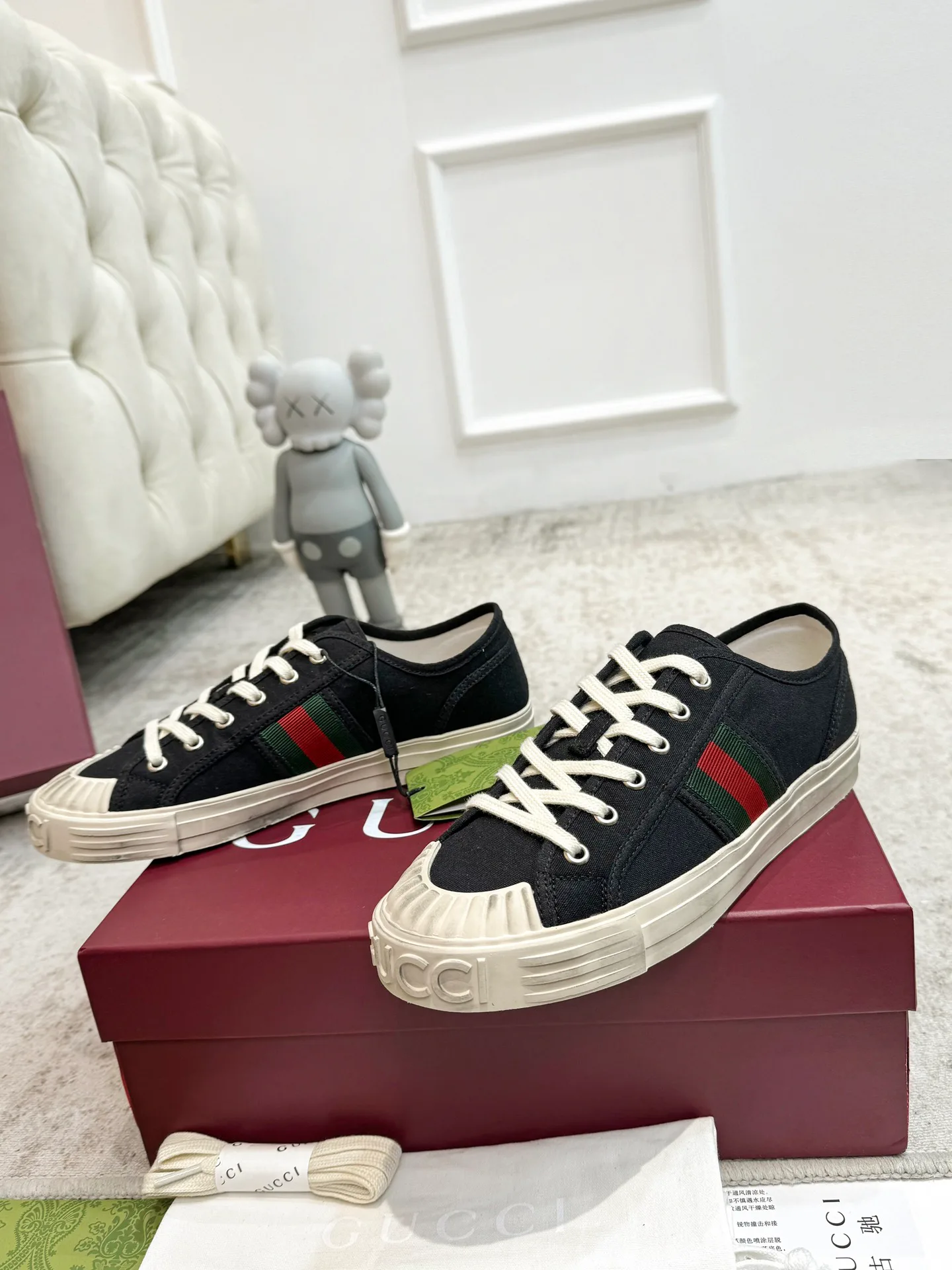 Women's Sneakers GUCCI 18139048