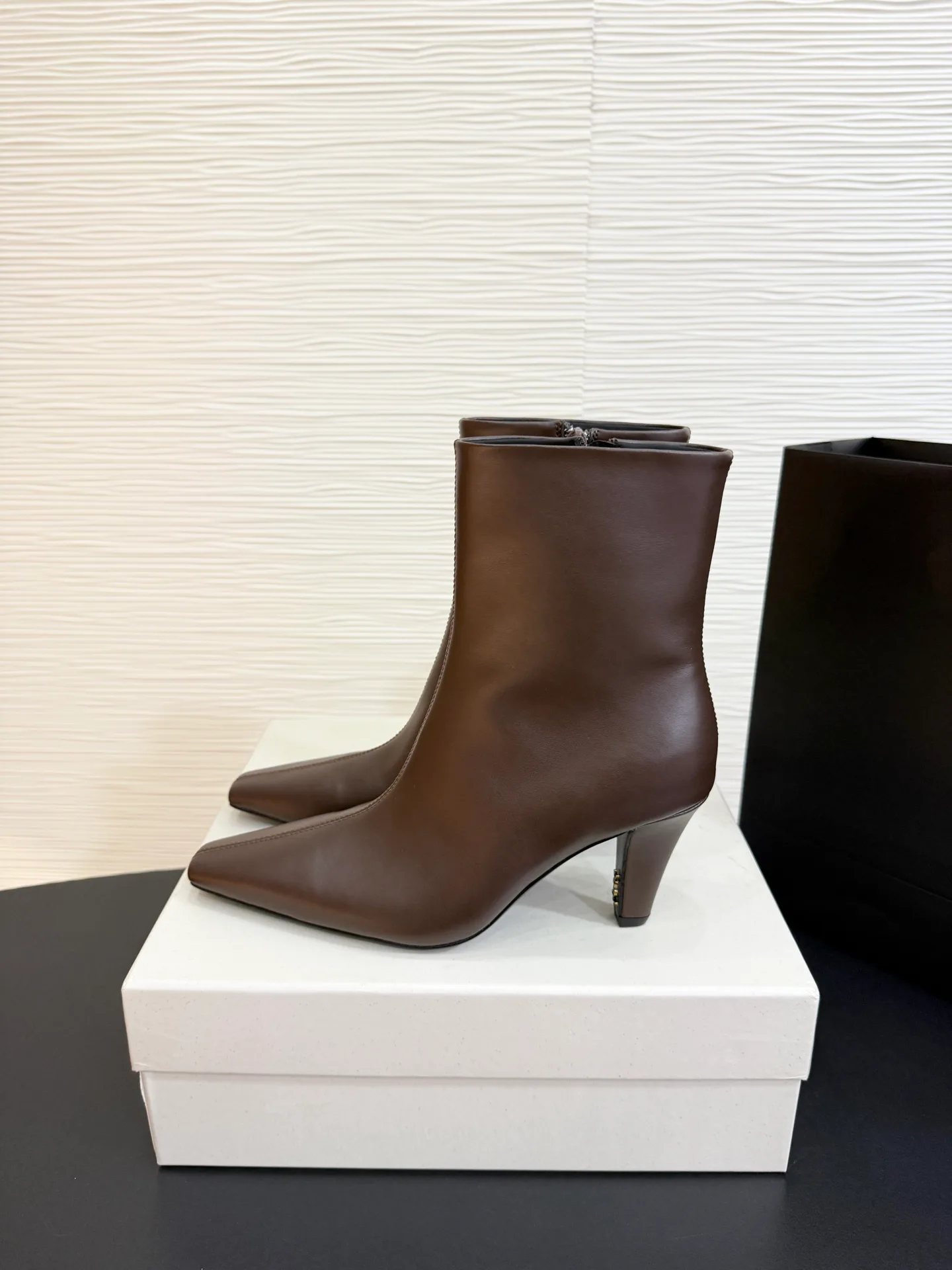 Women's Booties SAINT LAURENT 18071247