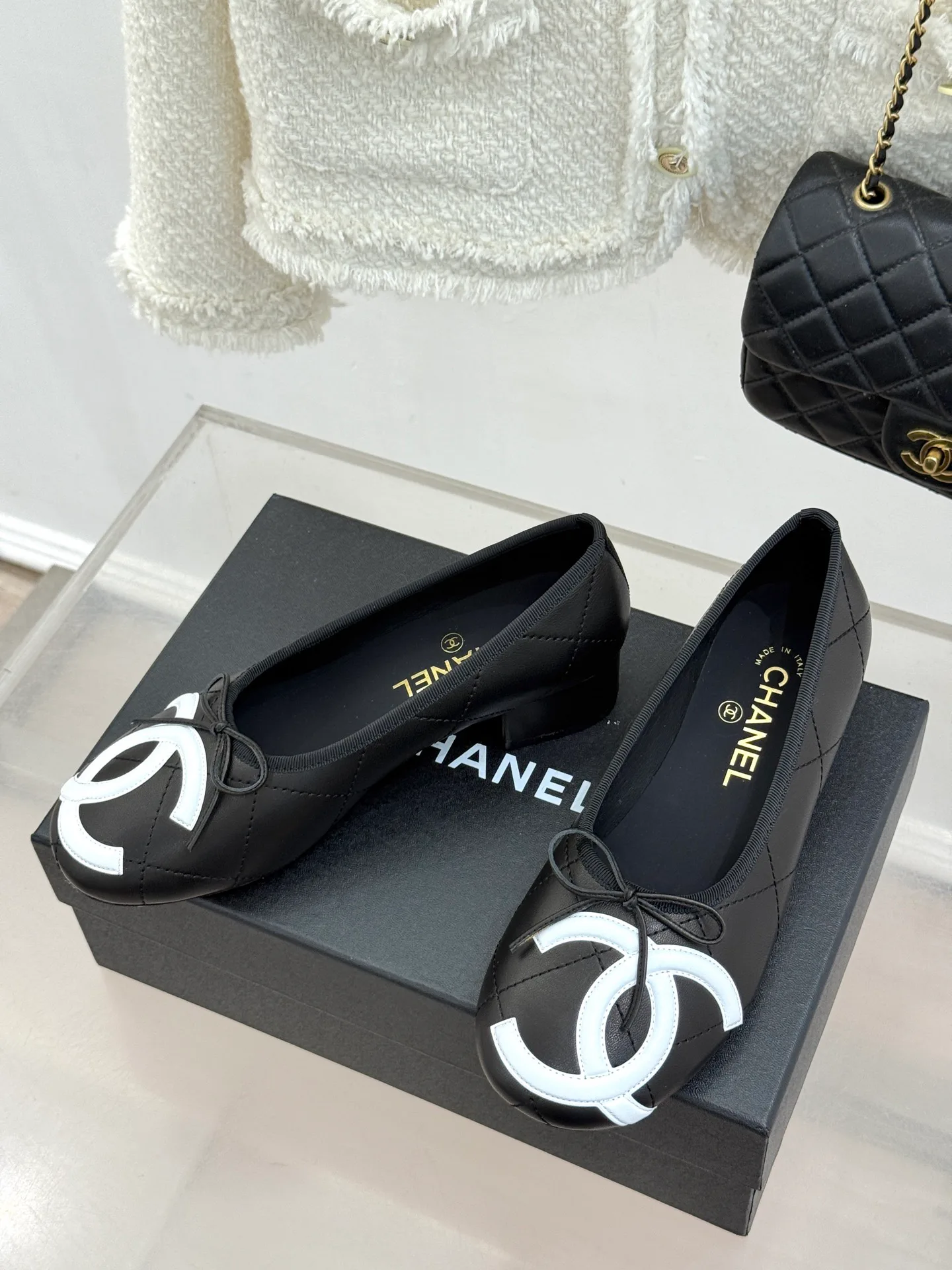 Women's Ballet Flats CHANEL 17303672