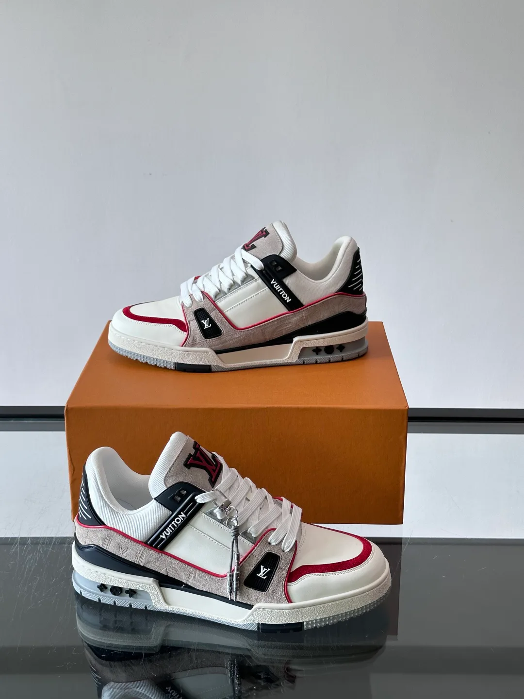Women's Sneakers LOUIS VUITTON 17914078