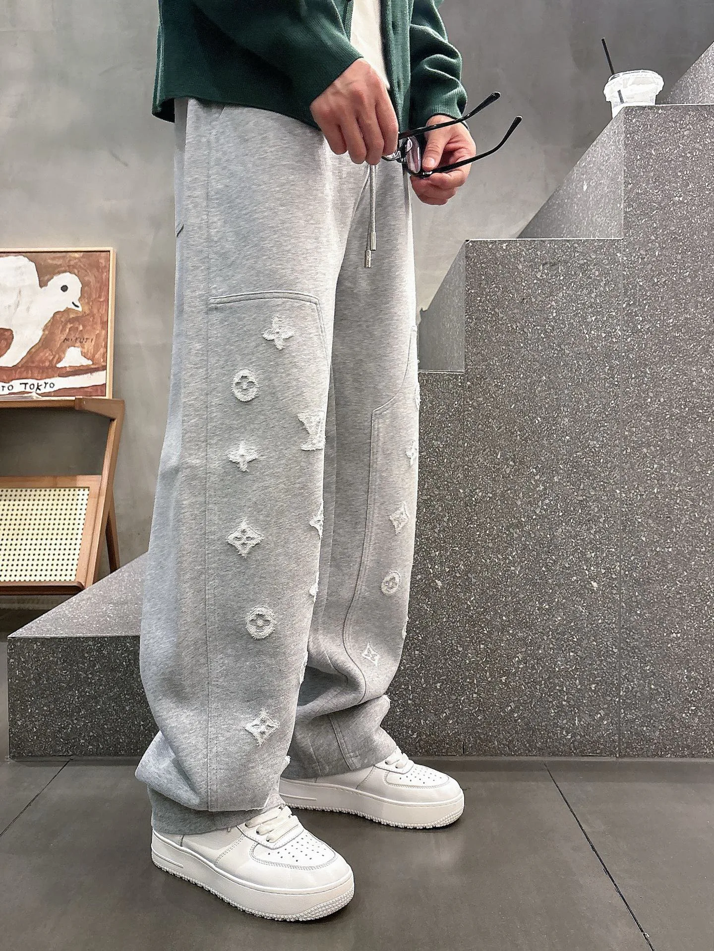 Брюки Мужские Louis Vuitton 18596867