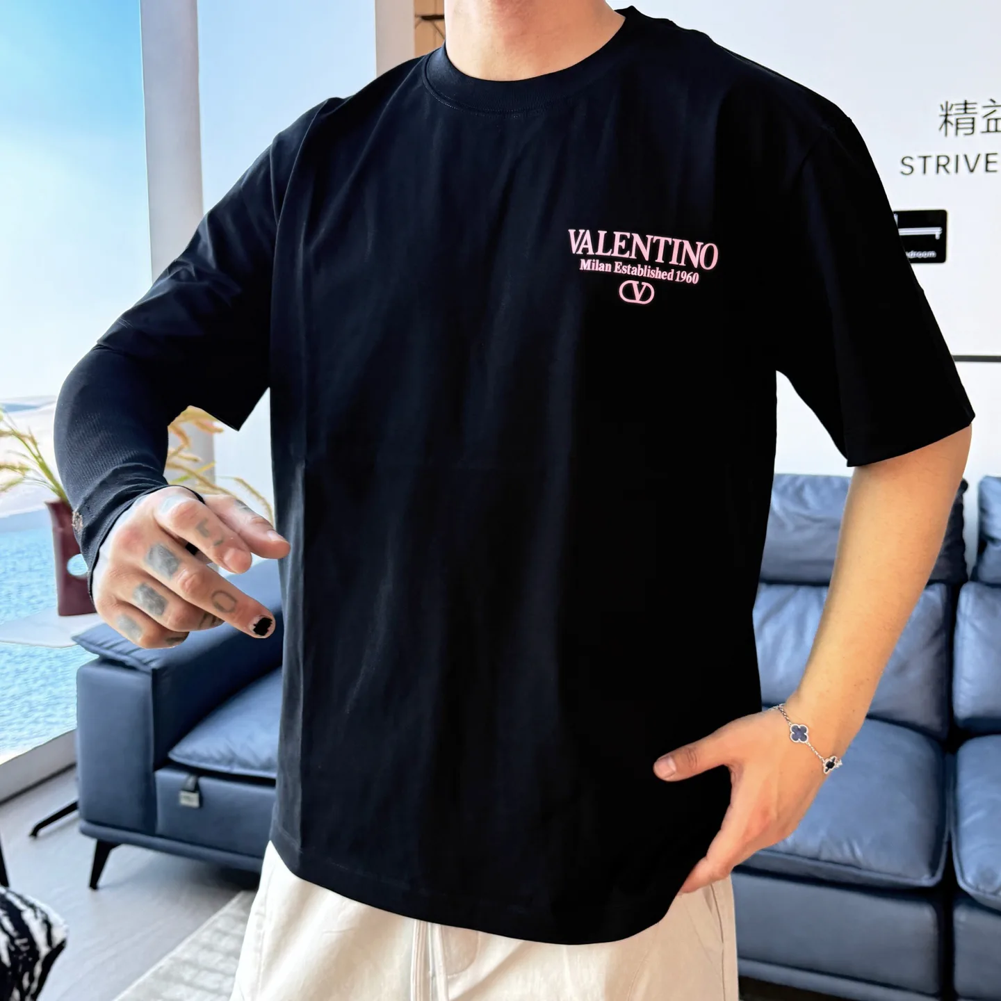Men's T-Shirts VALENTINO 17037367