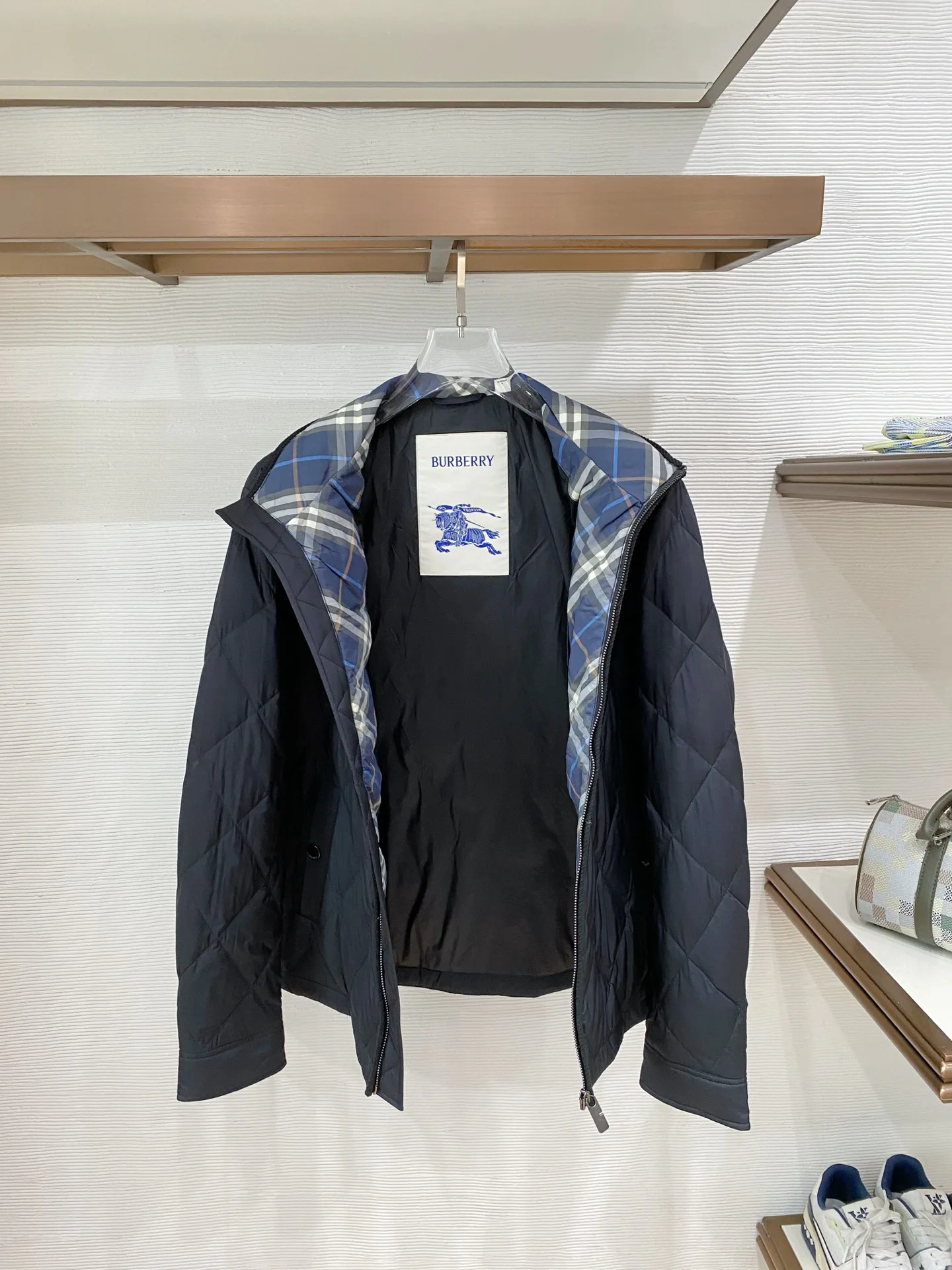 Men's Jackets And Down Jackets BURBERRY 18374644