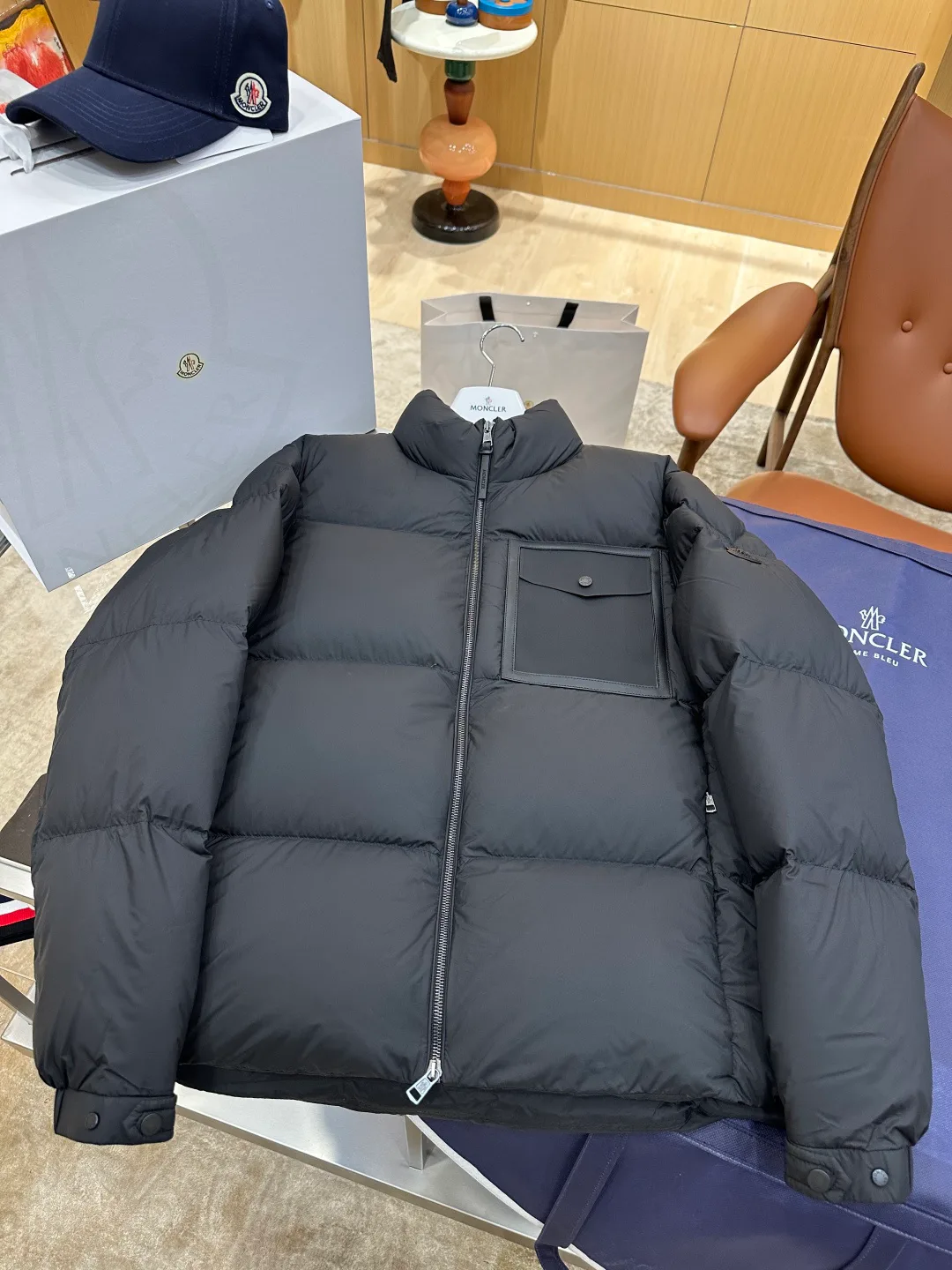 Men's Jackets And Down Jackets MONCLER 18461315