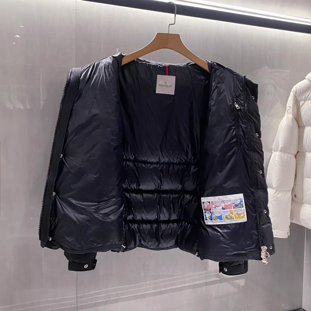 Куртки И Пуховики Мужские Moncler 18572324