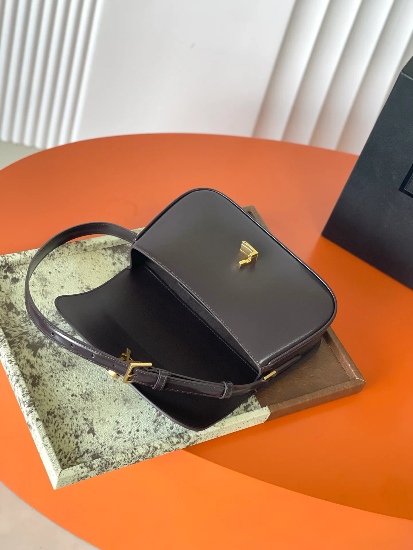 Классические Сумки Женские Saint Laurent 18610987