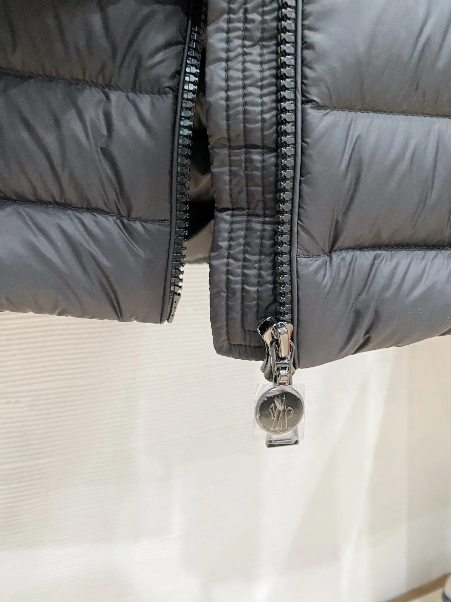 Women's Jackets And Down Jackets MONCLER 17632180