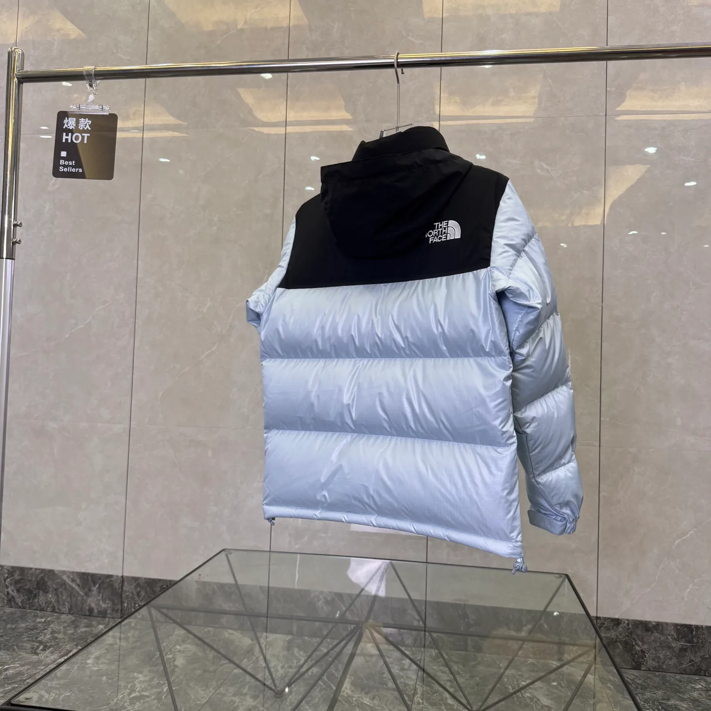 Куртки И Пуховики Женские The North Face 18615379