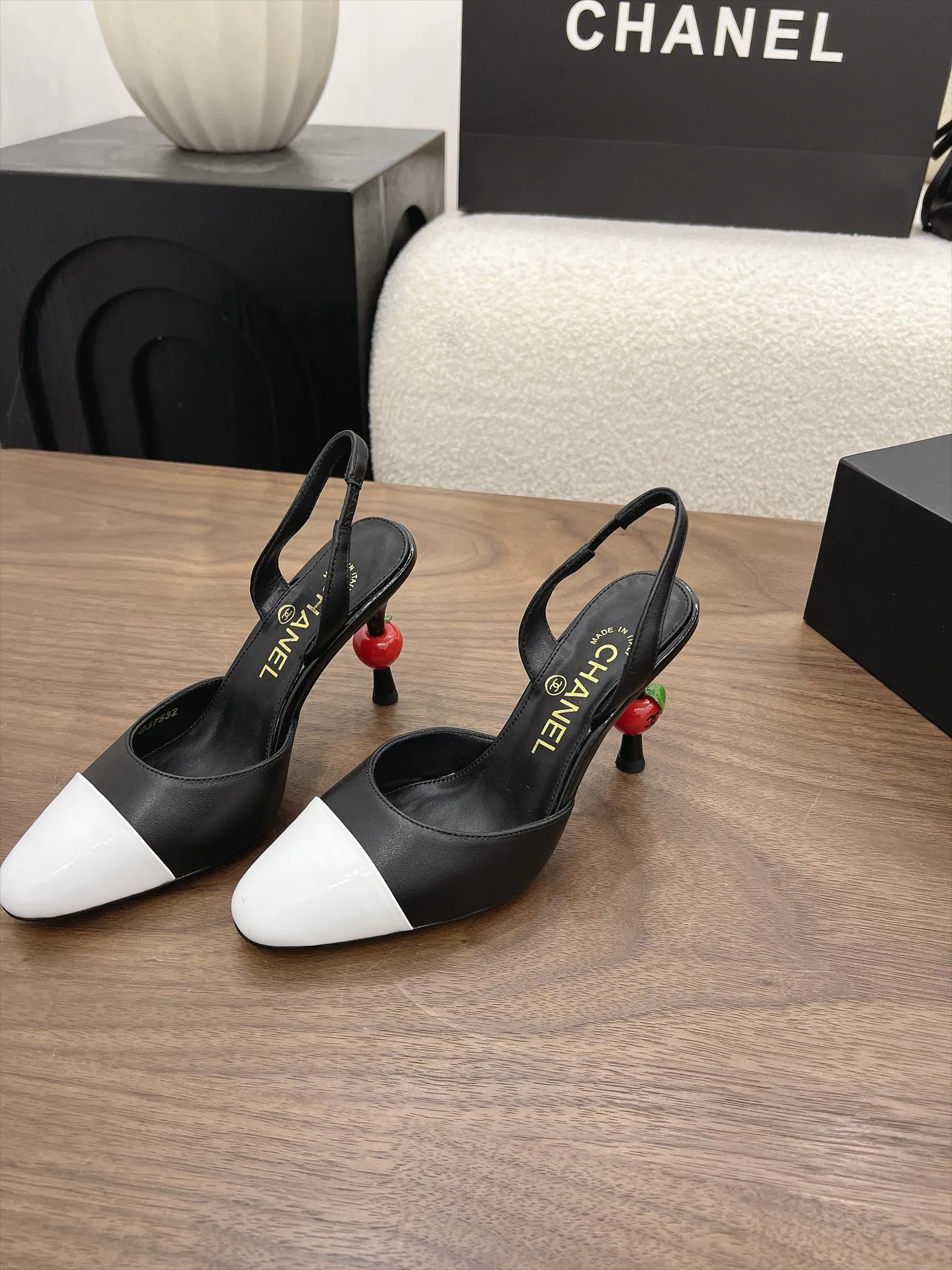 Women's Heels CHANEL 17815436