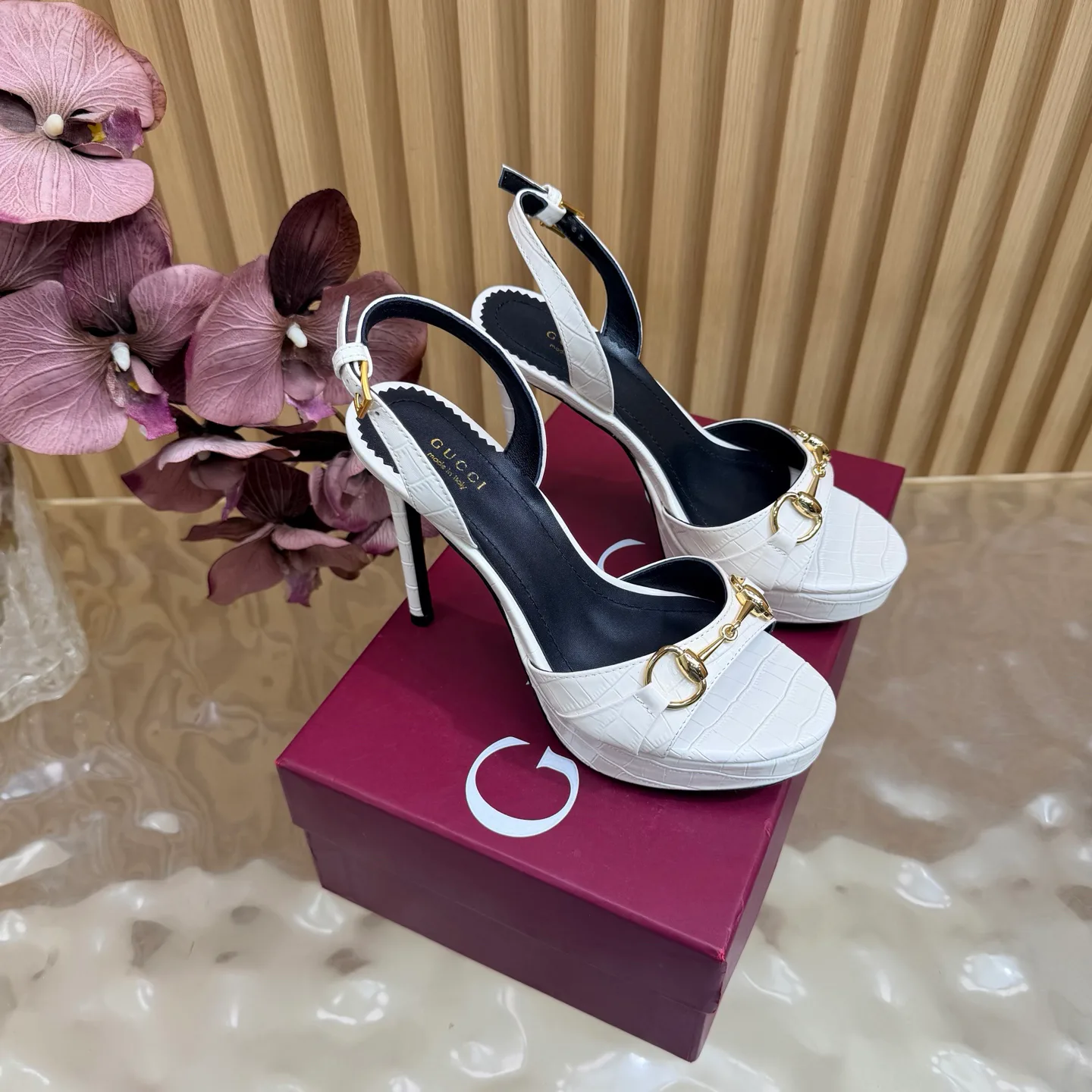 Women's Open-Toe Sandals GUCCI 17467489