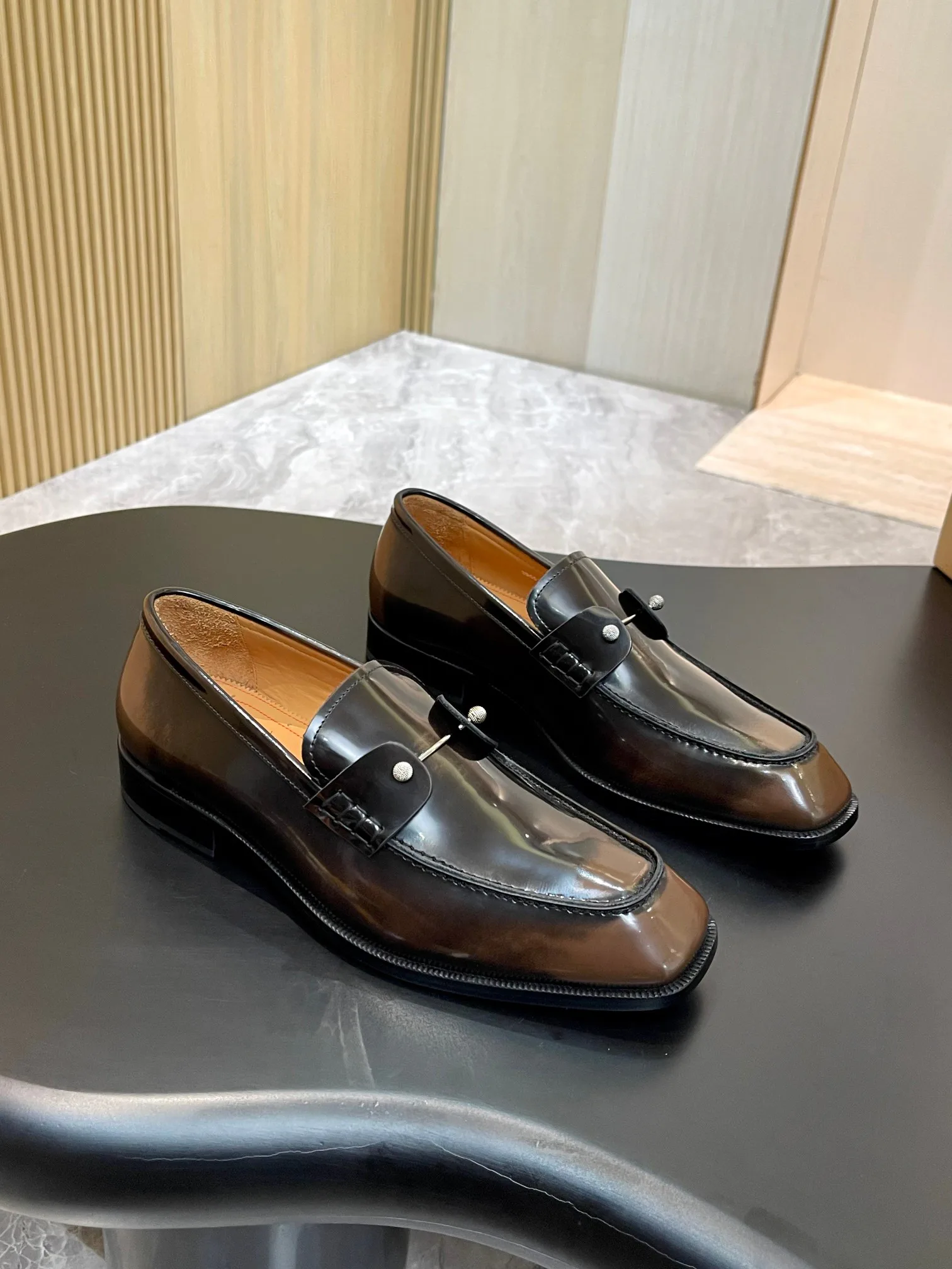 Men's Loafers And Dress Shoes CHRISTIAN LOUBOUTIN 18119128