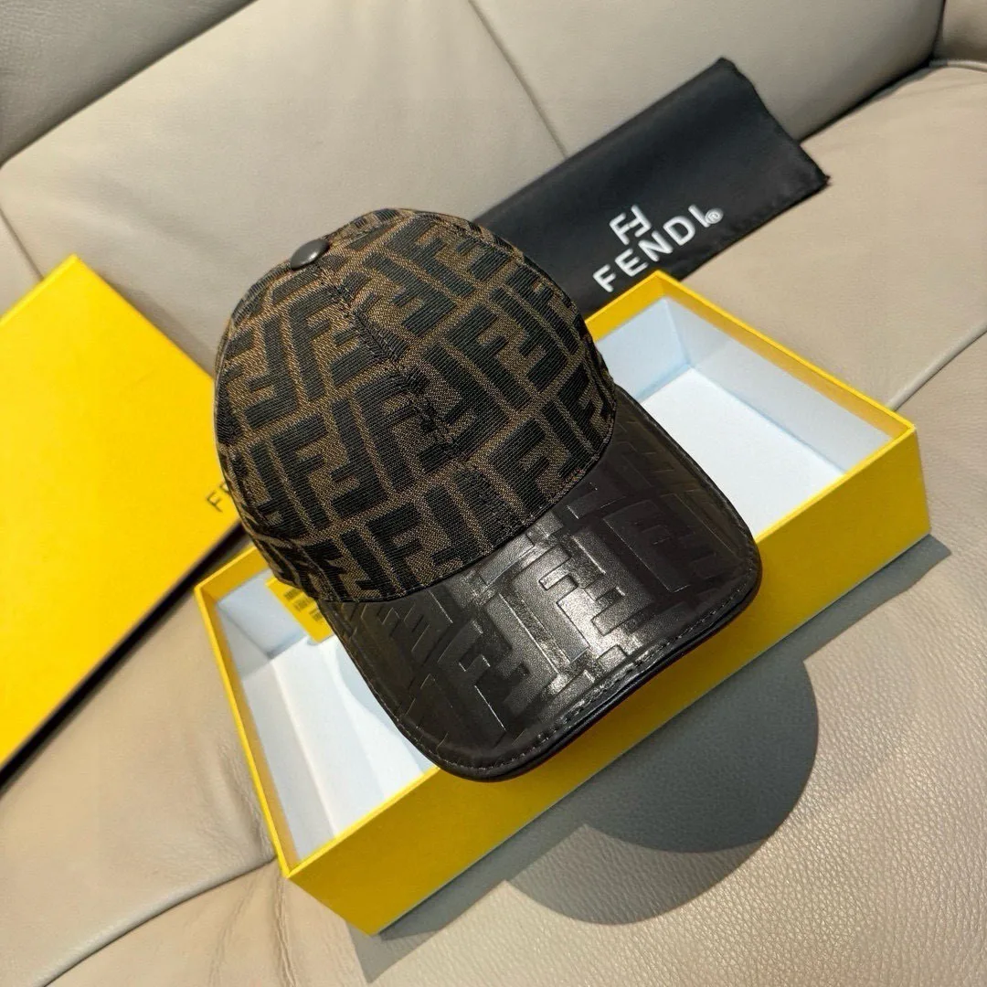 Hats FENDI 17515239