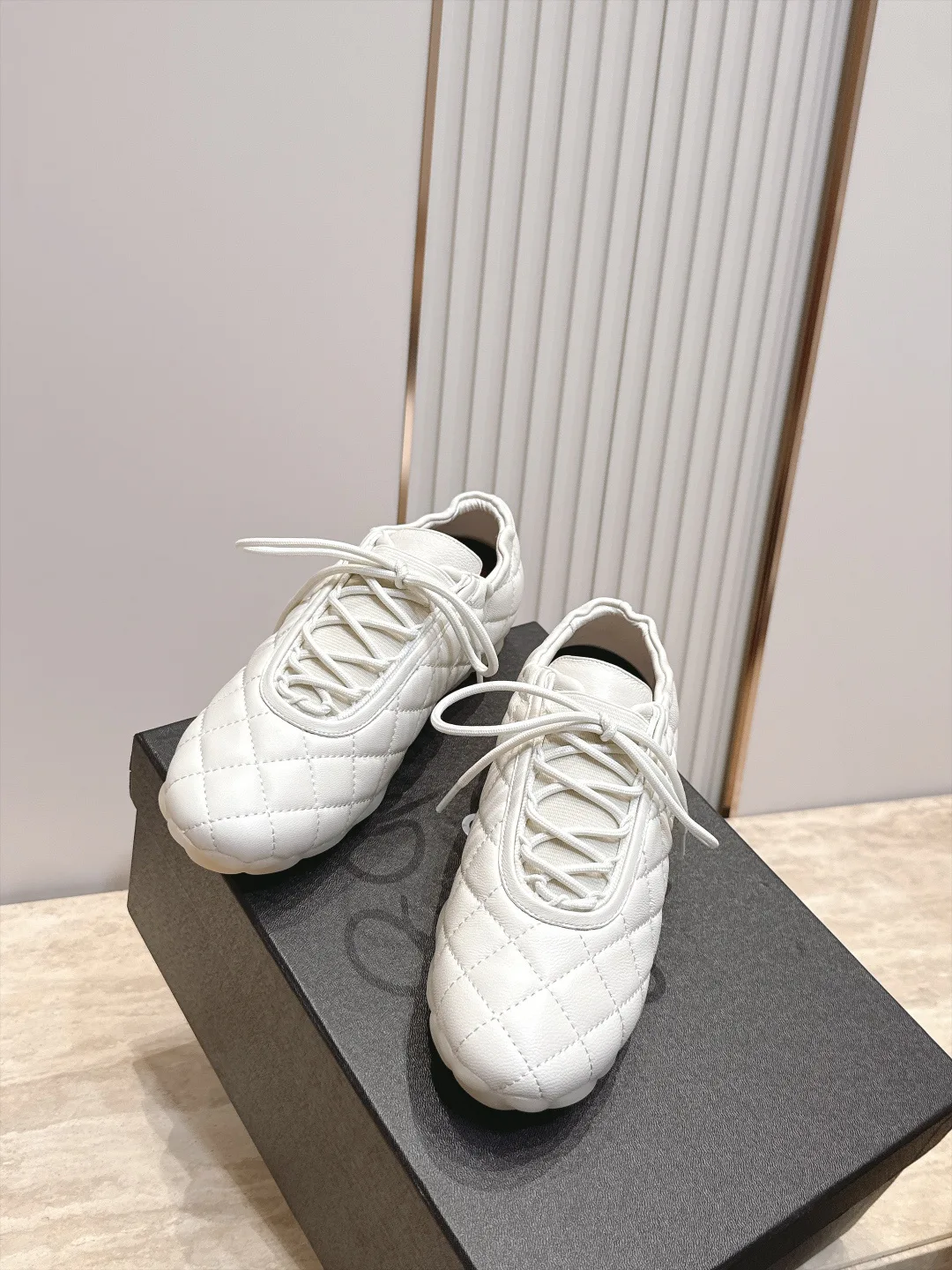 Women's Sneakers CHANEL 17947041