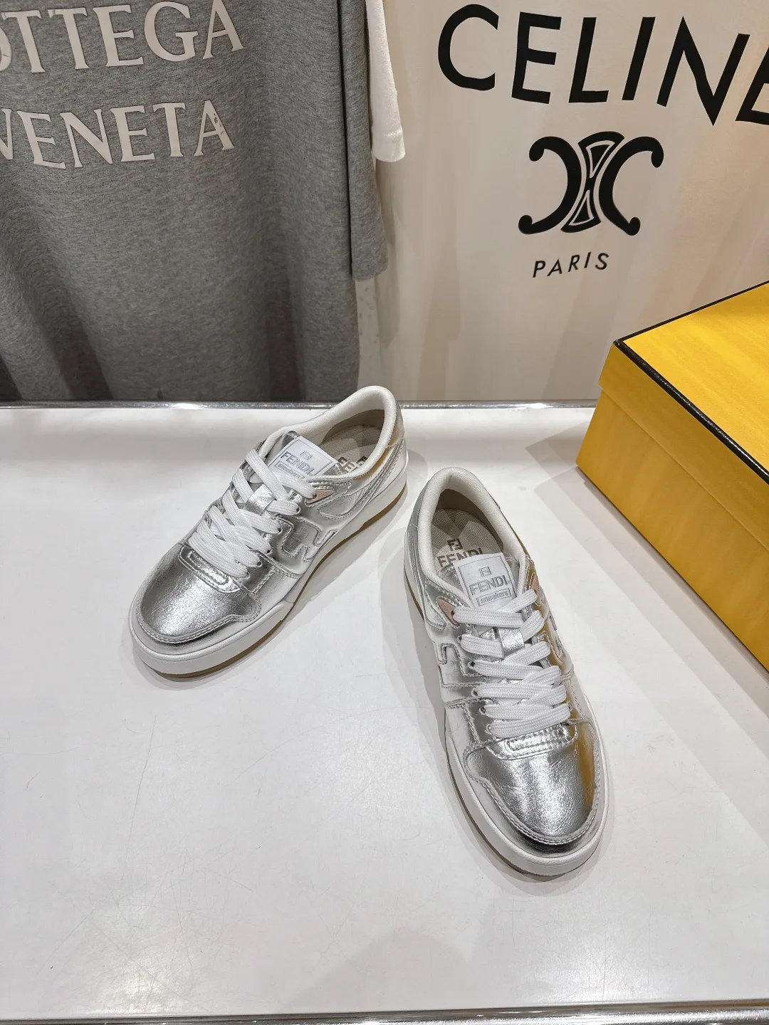 Women's Sneakers FENDI 17908434