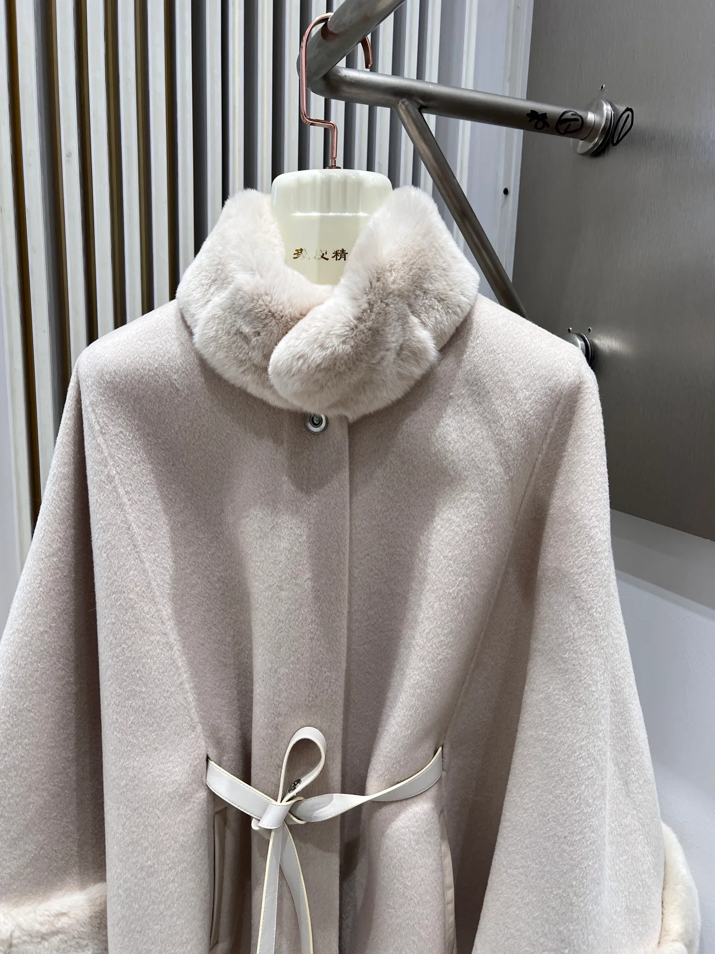 Women's Coats LORO PIANA 18513163