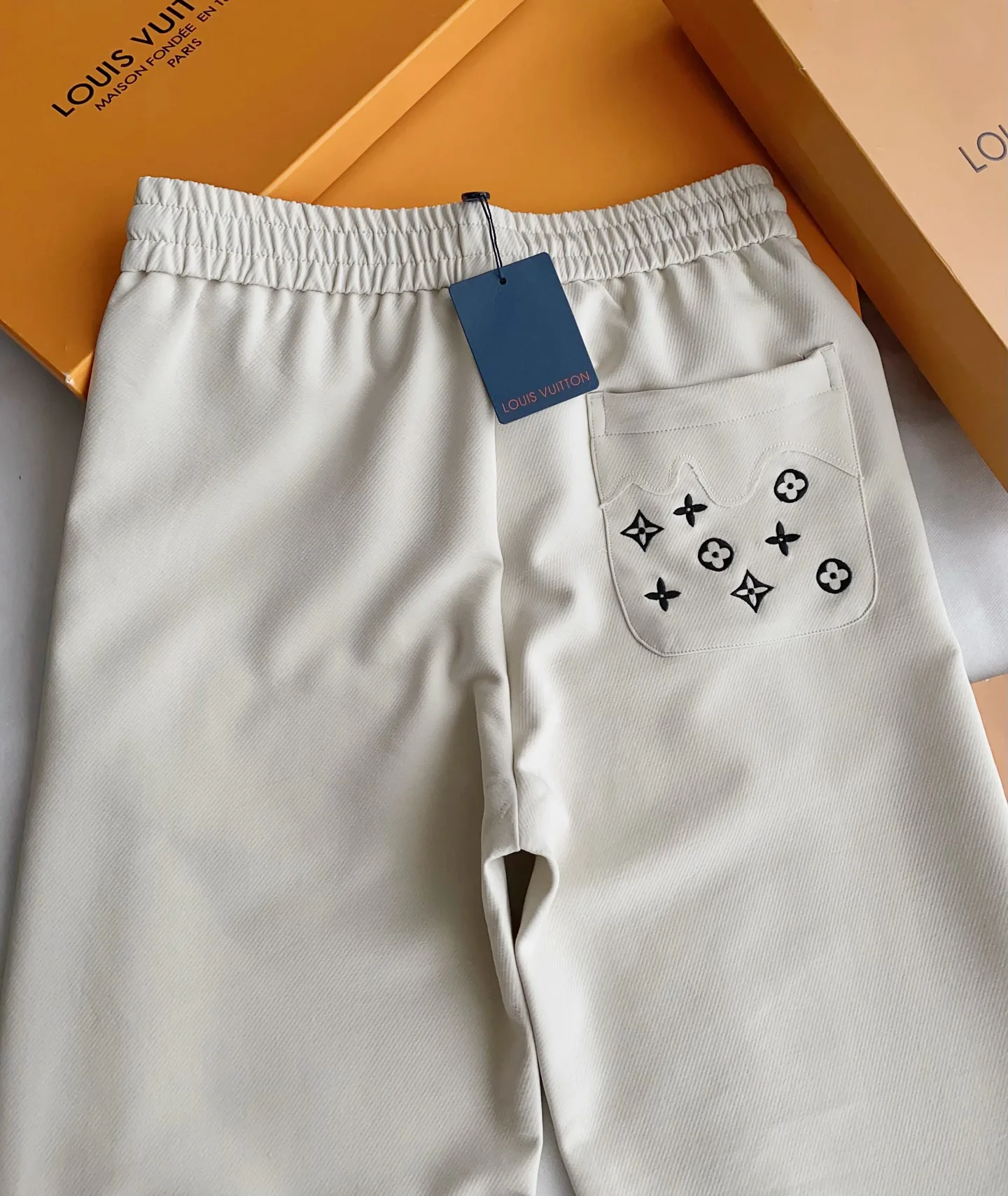 Men's Trousers LOUIS VUITTON 18469101