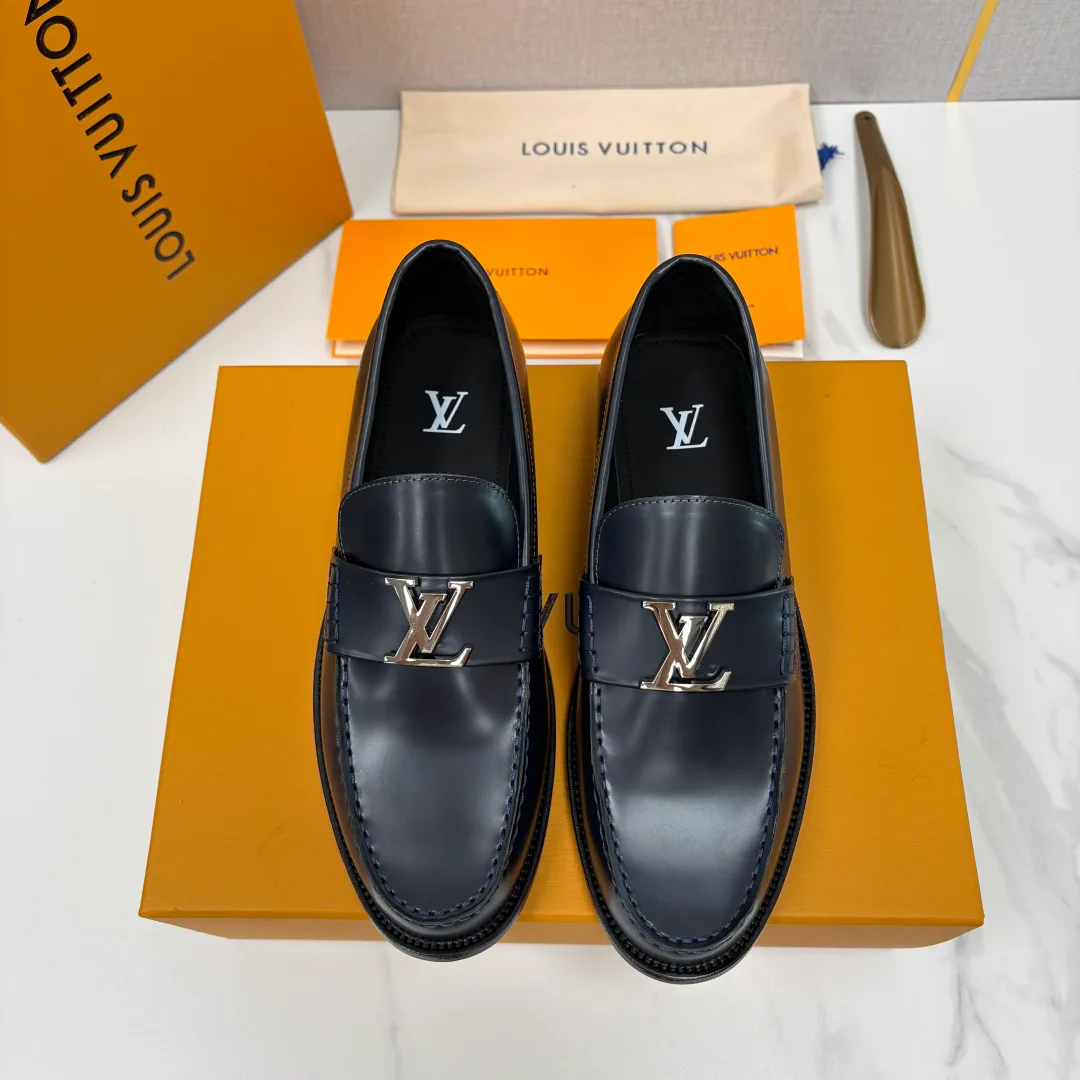 Men's Loafers And Dress Shoes LOUIS VUITTON 18139703