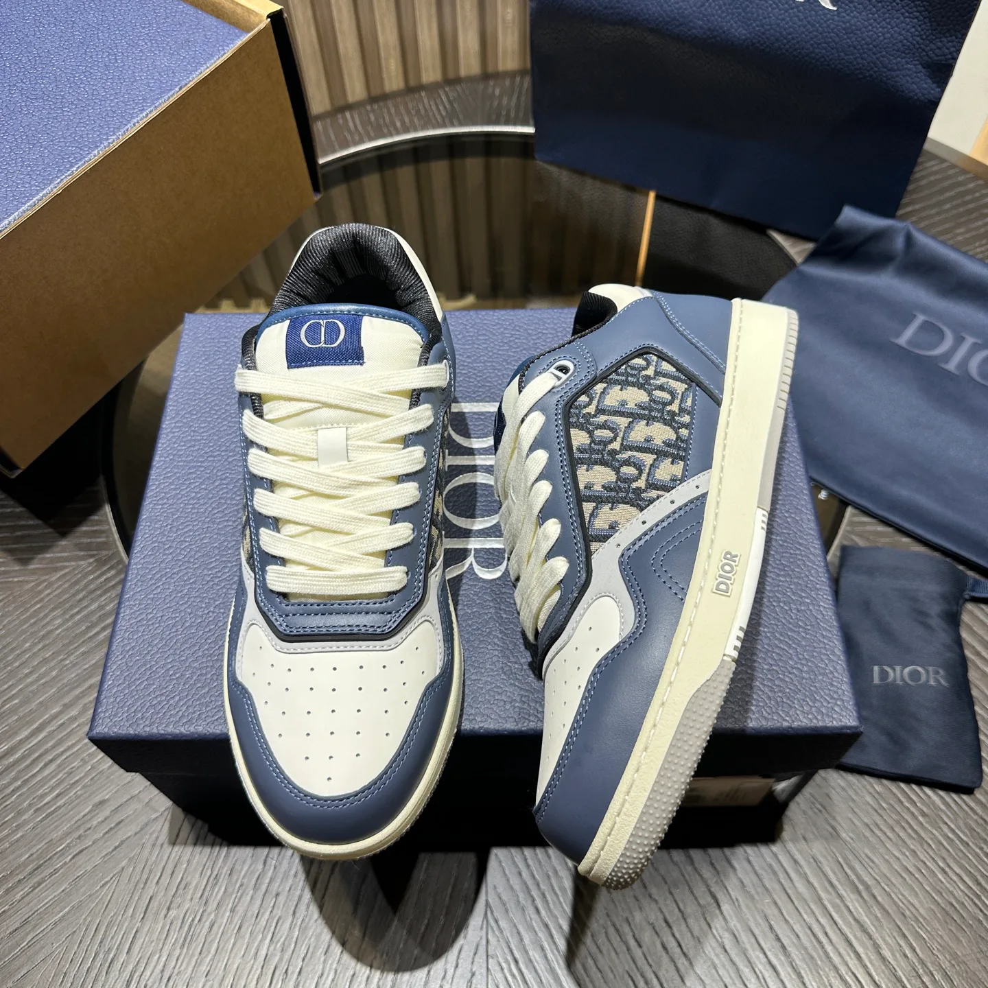 Women's Sneakers CHRISTIAN DIOR 19584200
