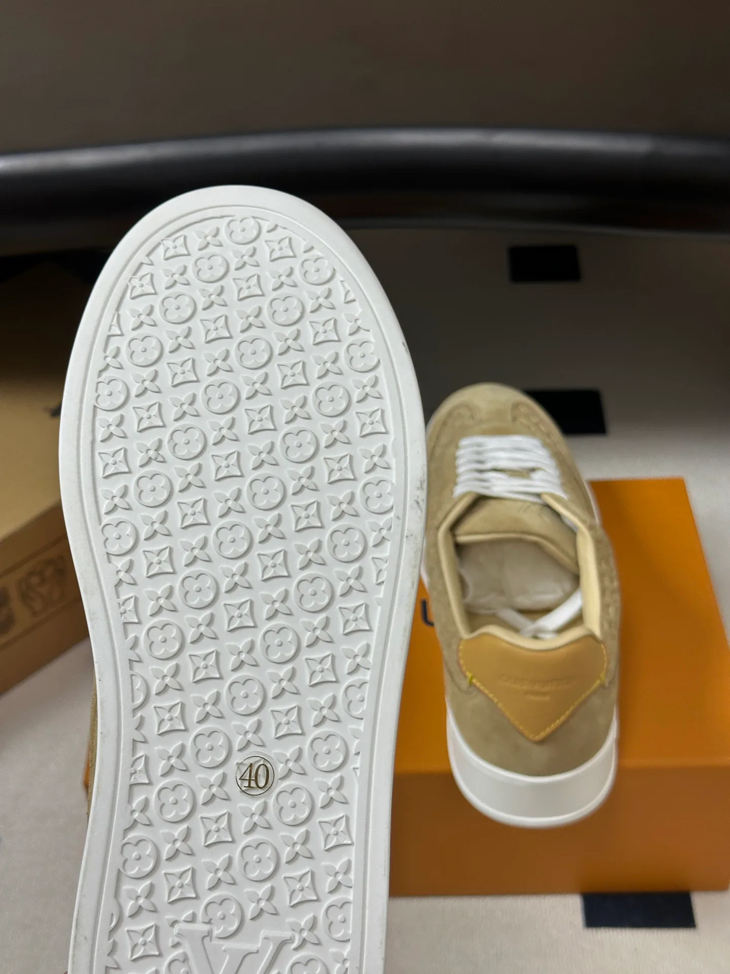 Men's Sneakers LOUIS VUITTON 18340910
