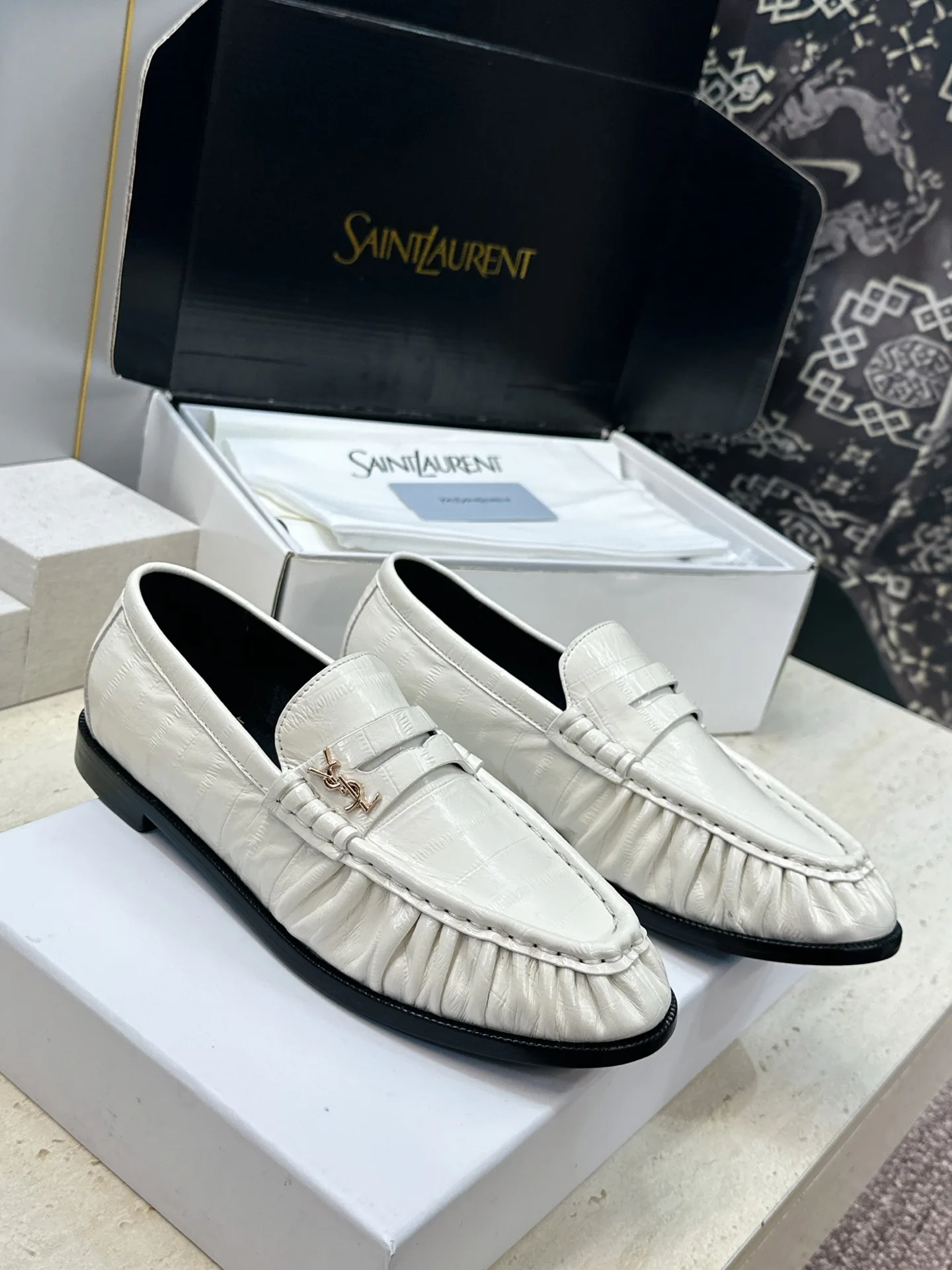 Women's Loafers And Moccasins SAINT LAURENT 18007077