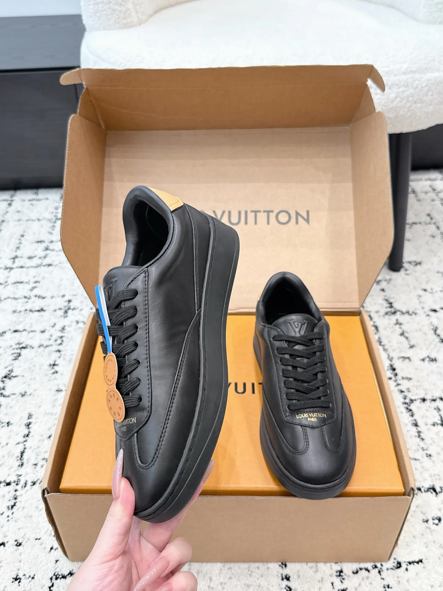 Women's Sneakers LOUIS VUITTON 17615666