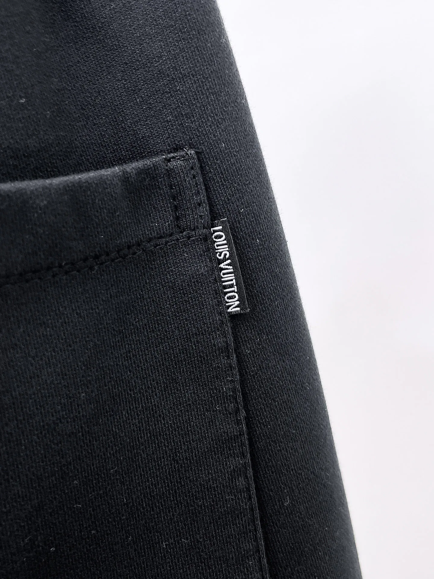 Men's Trousers LOUIS VUITTON 18399424