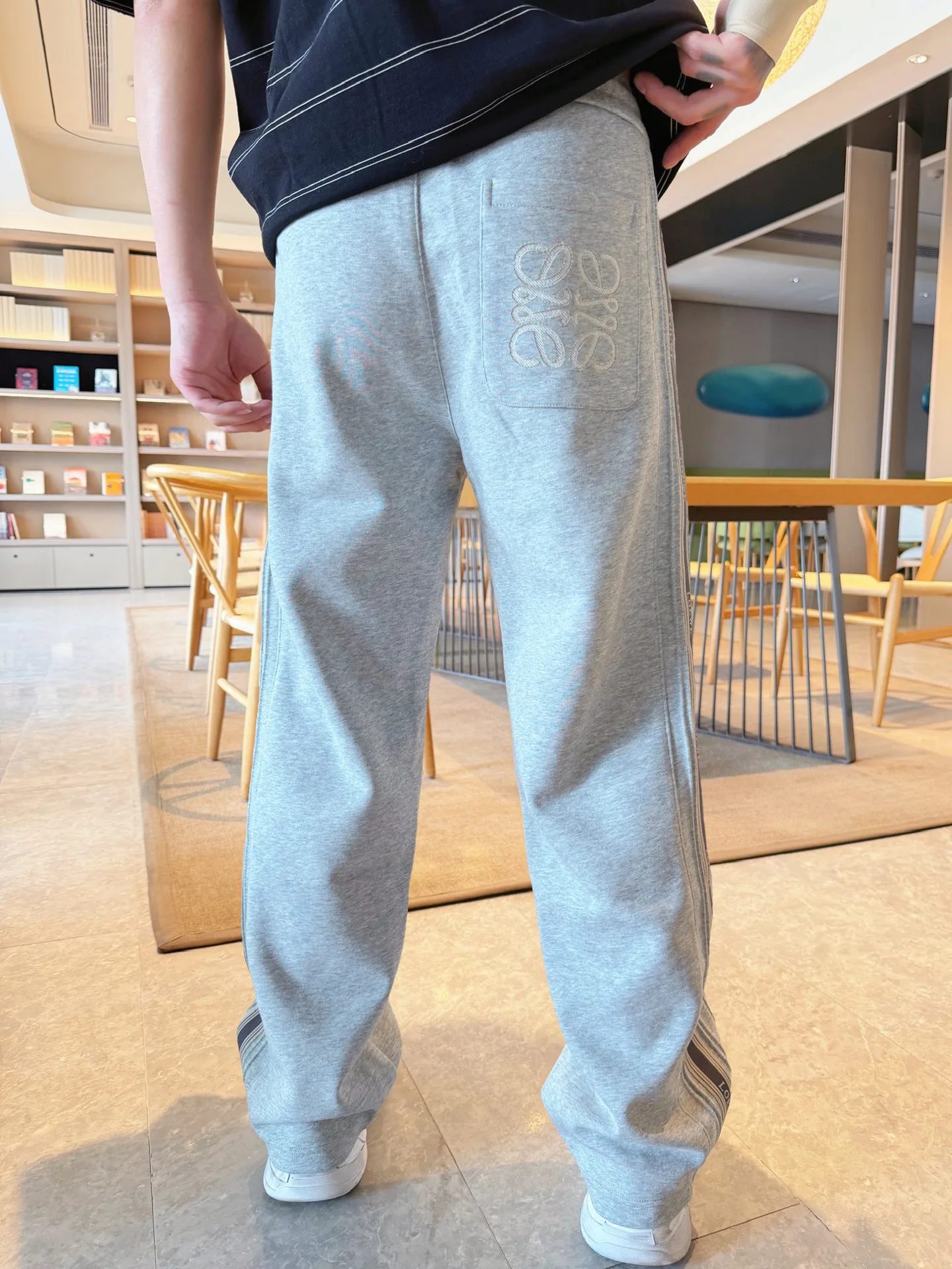 Men's Trousers LOEWE 18345732