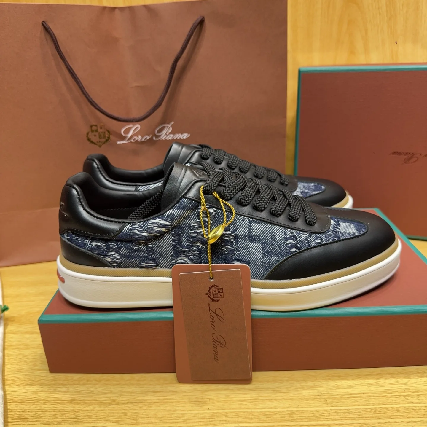 Women's Sneakers LORO PIANA 18263649