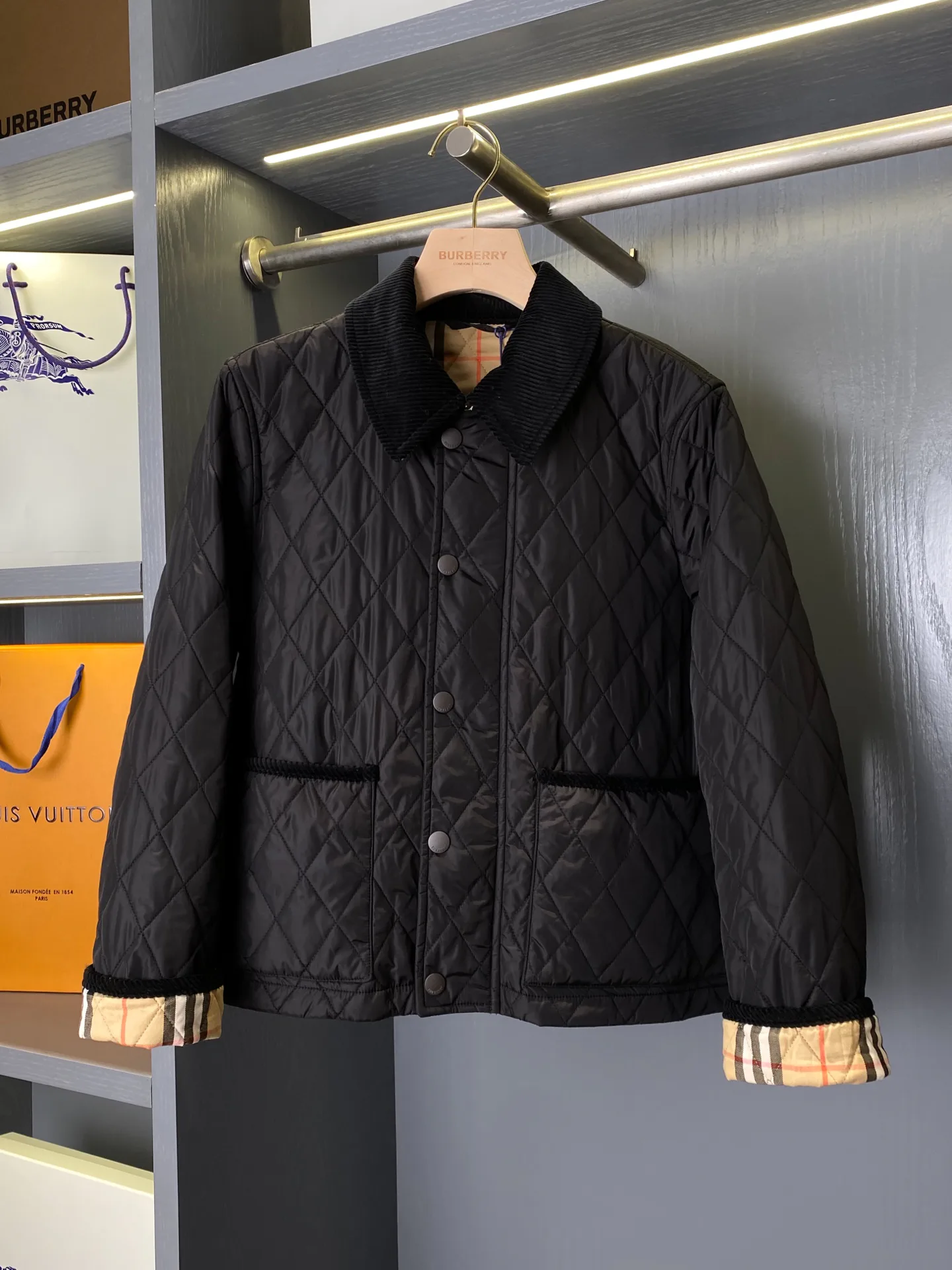 Women's Jackets And Down Jackets BURBERRY 18513005