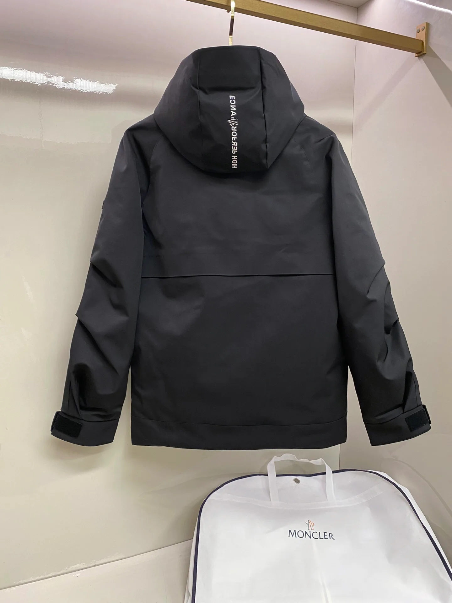 Men's Jackets And Down Jackets MONCLER 18029245