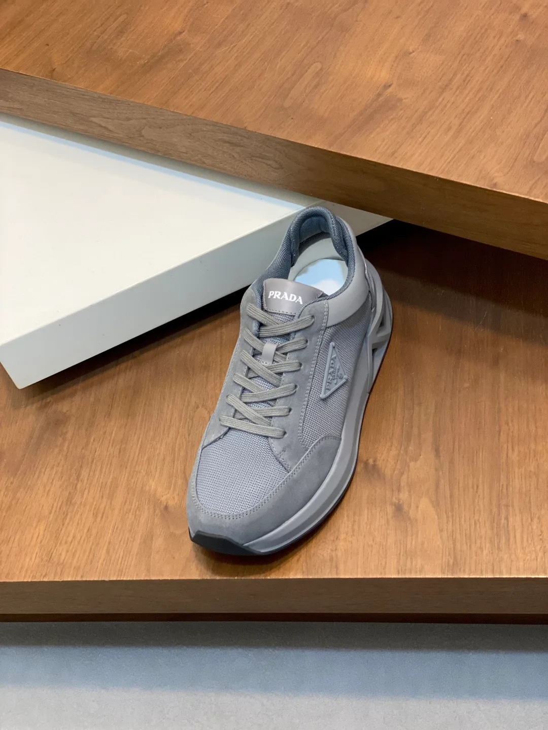Men's Sneakers PRADA 18116629