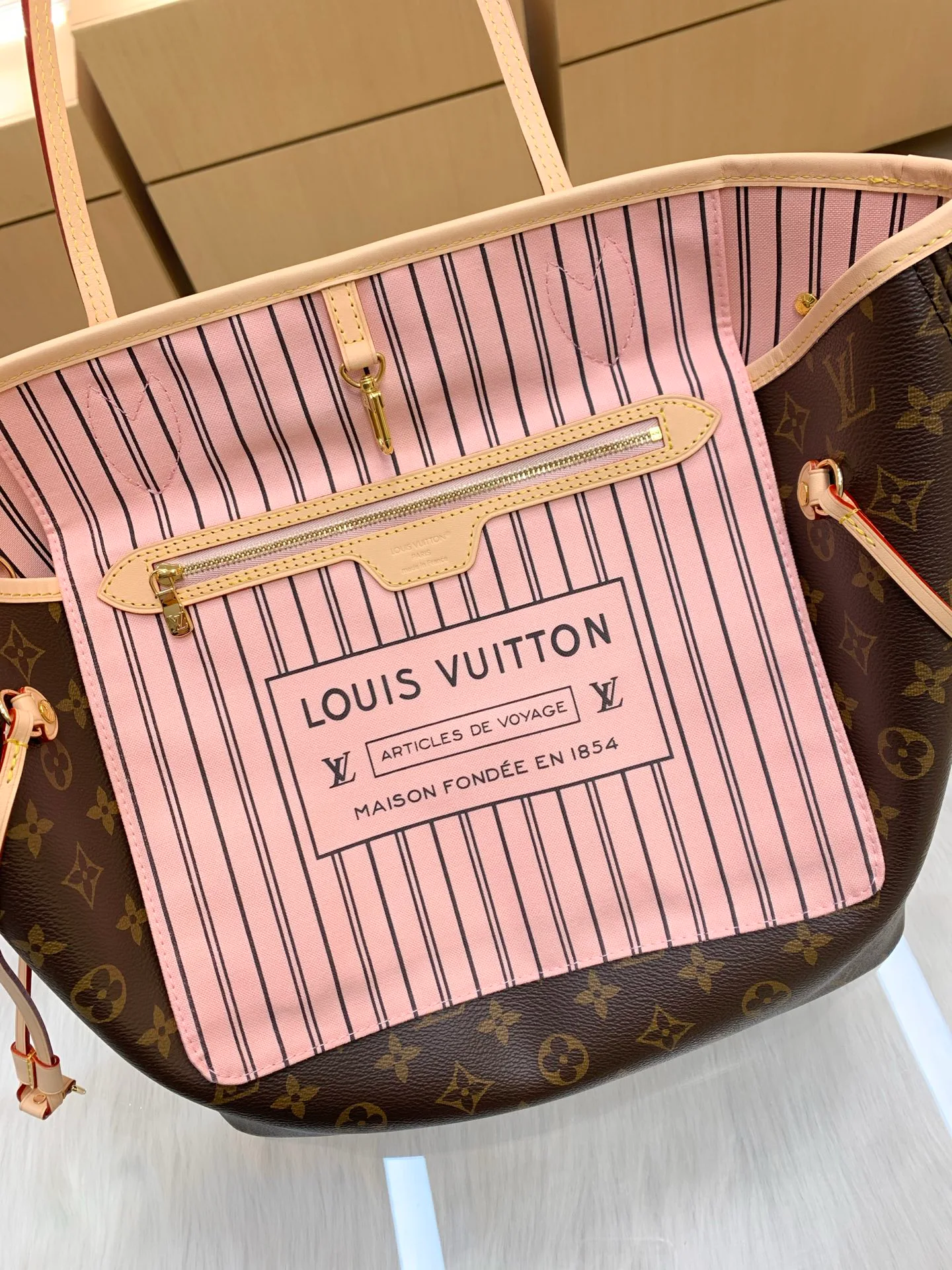 Women's Classic Handbags LOUIS VUITTON 17303178