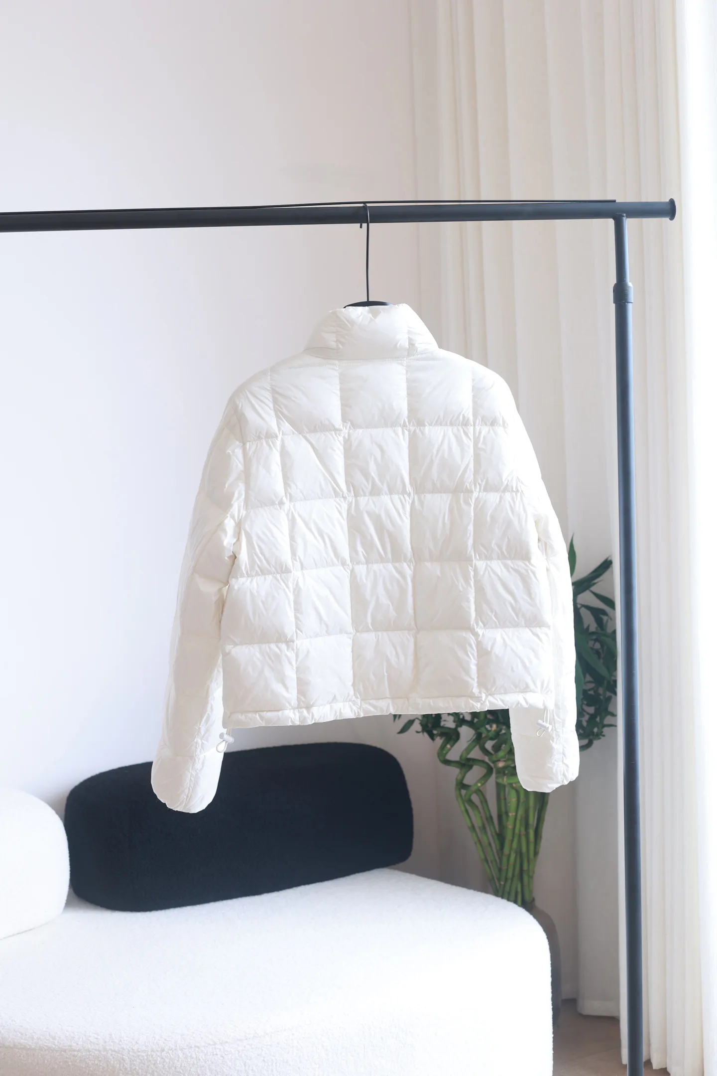 Women's Jackets And Down Jackets MONCLER 18184518