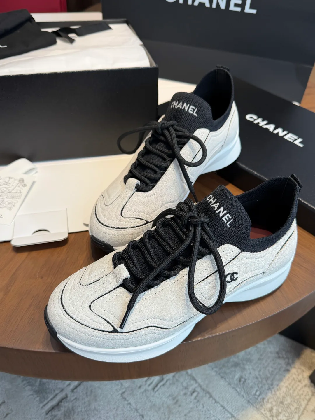 Women's Sneakers CHANEL 18067106
