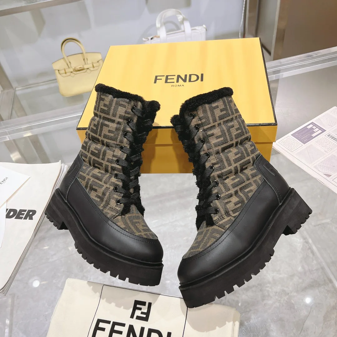 Women's Ankle Boots FENDI 18264017