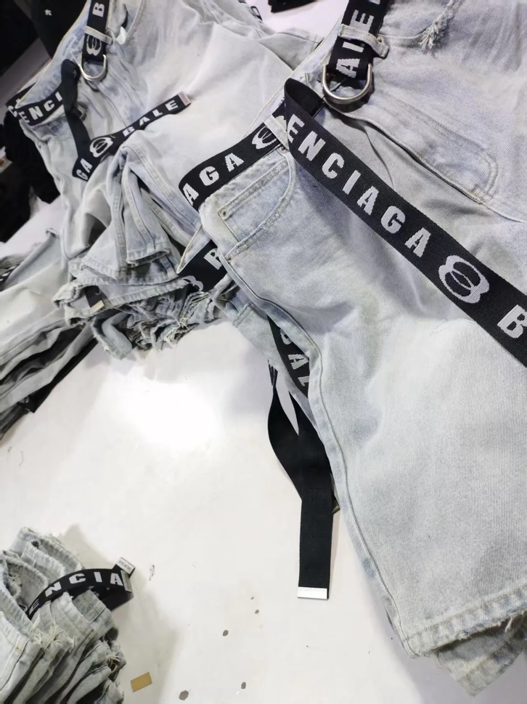 Men's Jeans BALENCIAGA 17468325