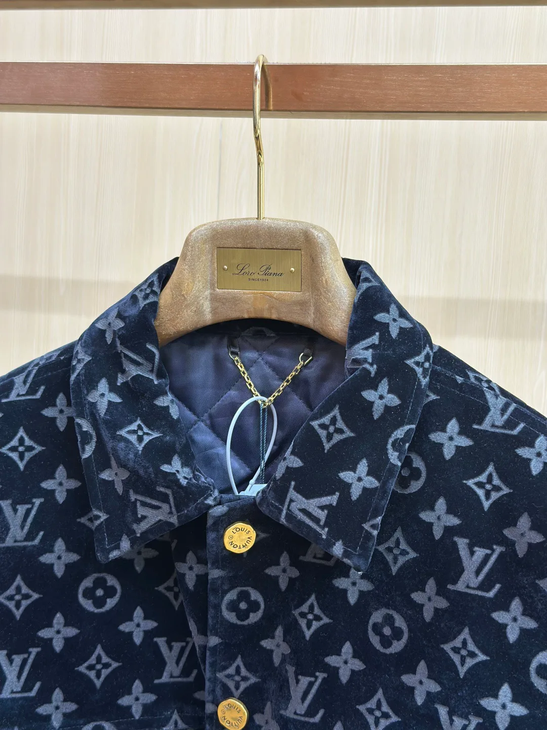 Куртки И Пуховики Мужские Louis Vuitton 18599307