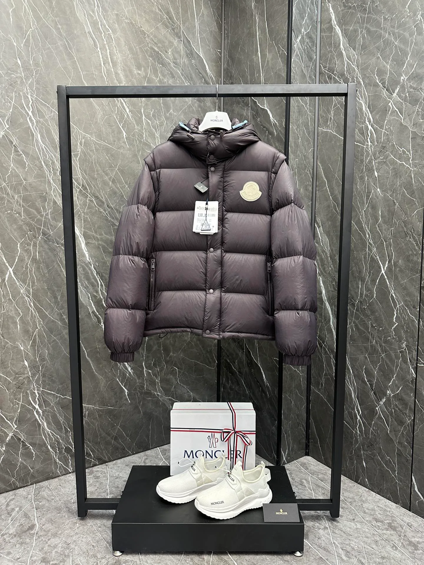 Куртки И Пуховики Женские Moncler 18609612