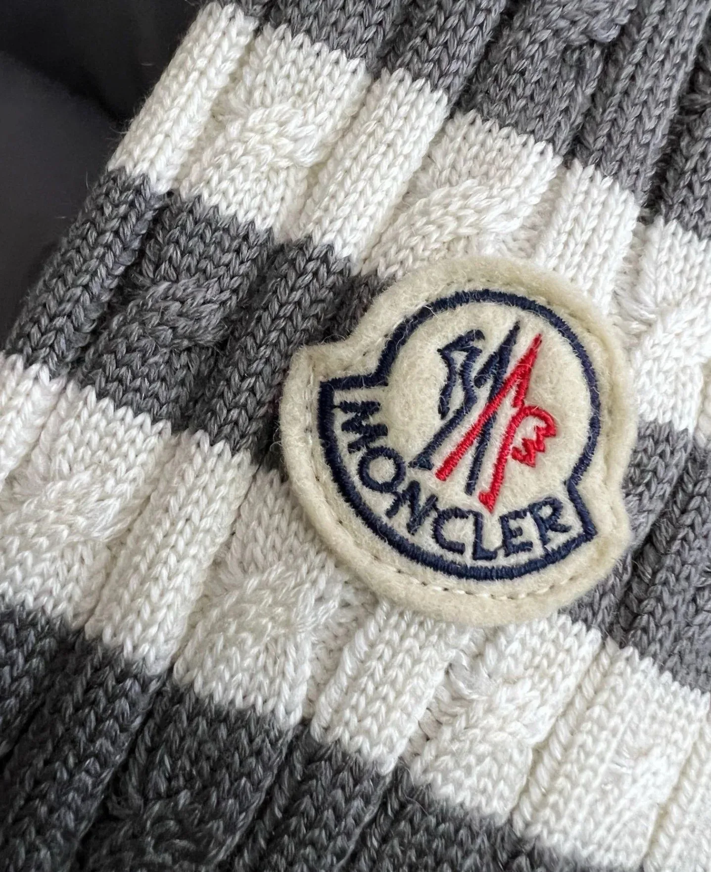 Women's Jackets And Down Jackets MONCLER 18131384