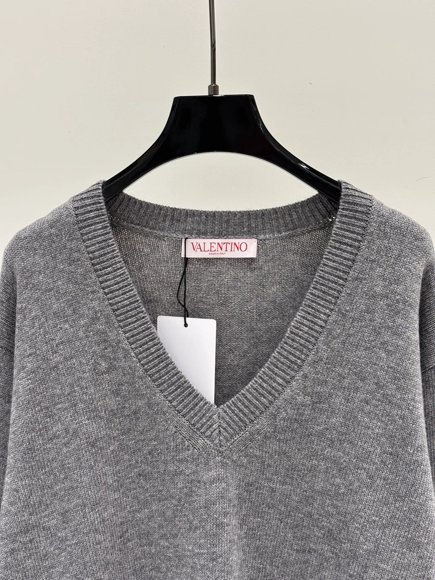 Women's Jumpers And Sweaters VALENTINO 18032131