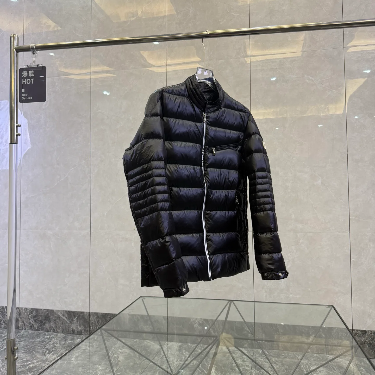 Куртки И Пуховики Мужские Moncler 18684587