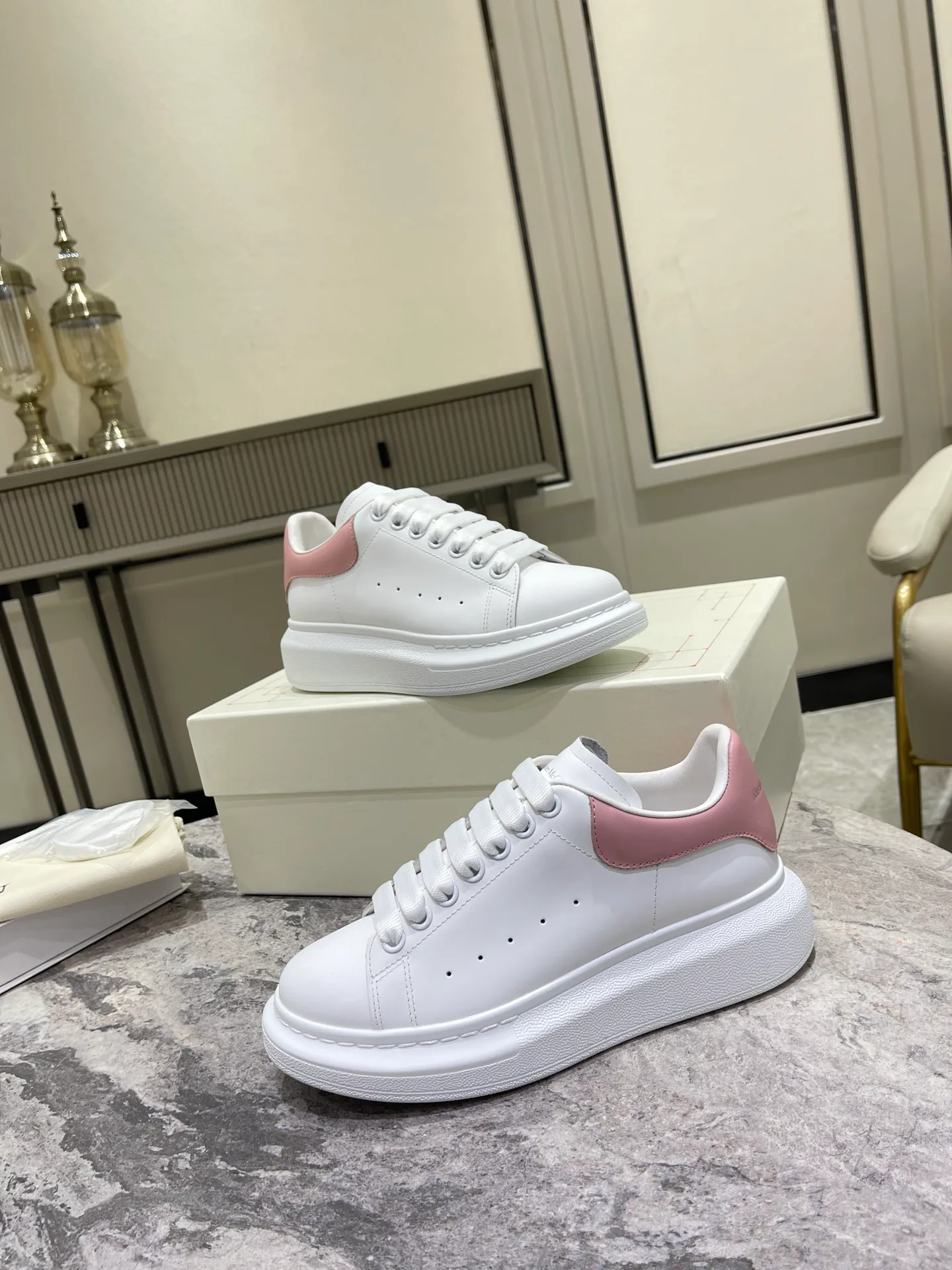 Women's Sneakers ALEXANDER MCQUEEN 18373668