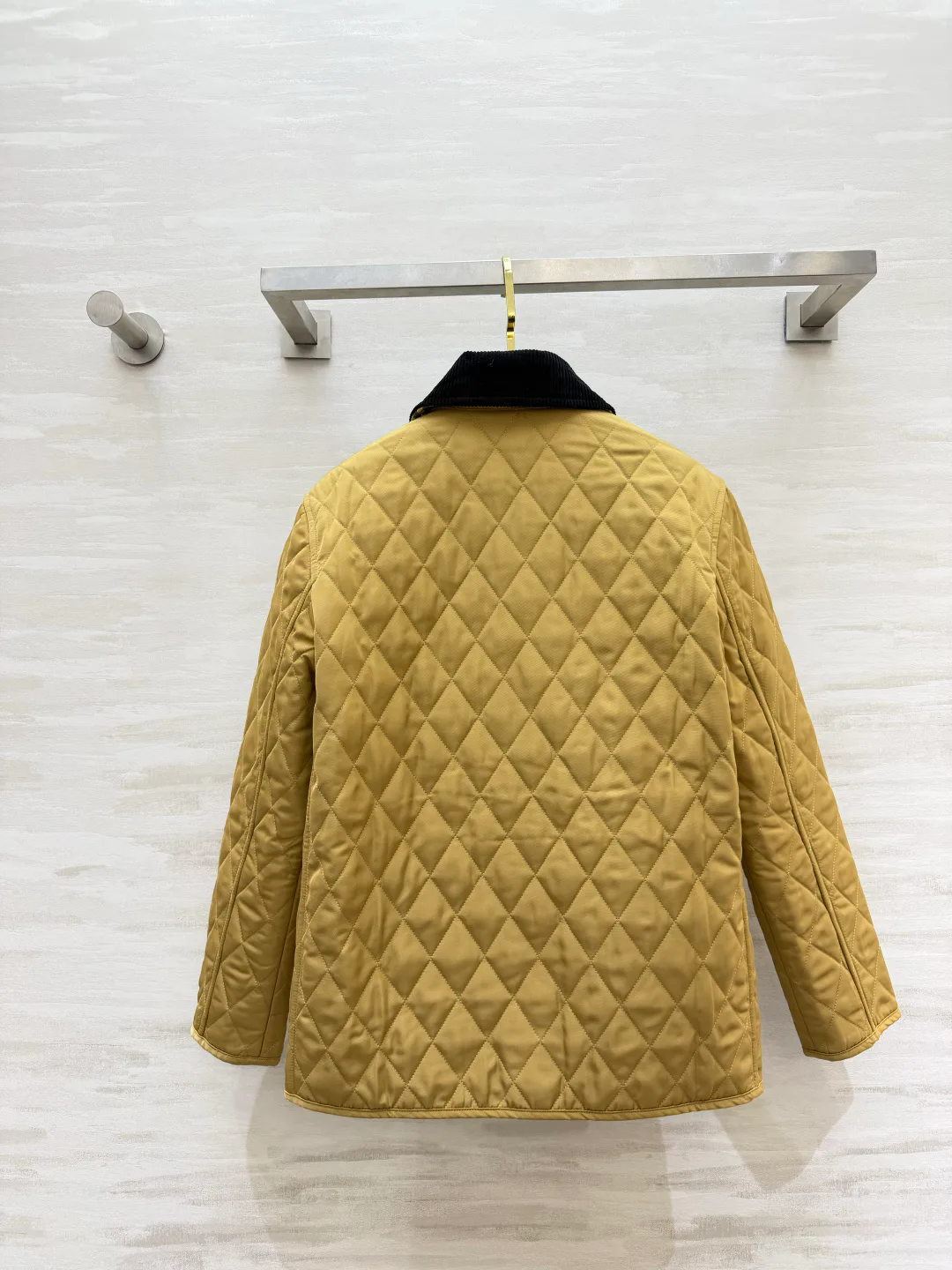 Women's Jackets And Down Jackets BURBERRY 18478809